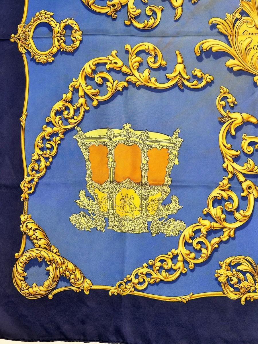 Pañuelo Hermès titulado Carosses d'Or de Vladimir Rybaltchenko Circa 1987-1990 en Bueno estado para la venta en Toulon, FR