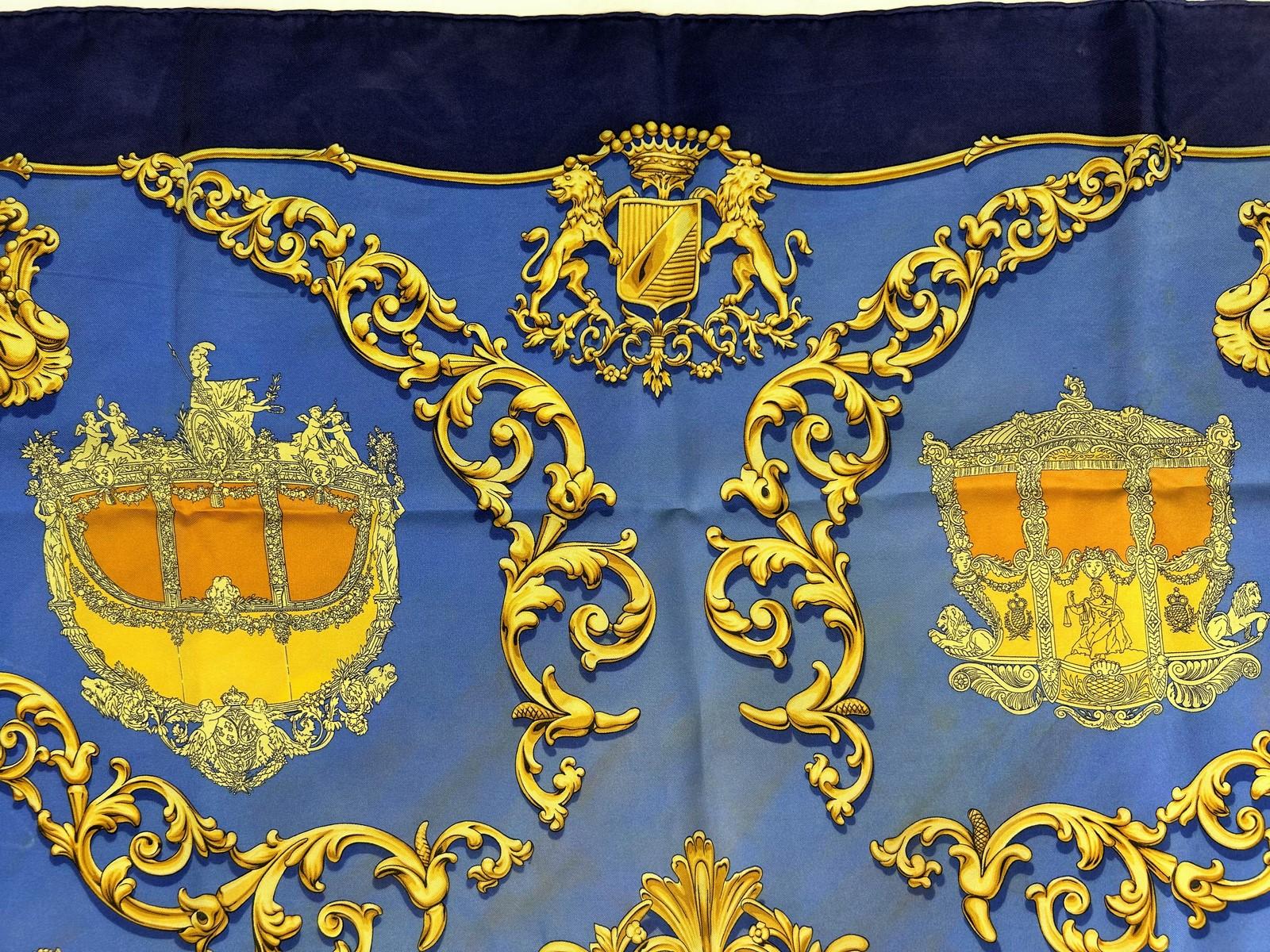 Pañuelo Hermès titulado Carosses d'Or de Vladimir Rybaltchenko Circa 1987-1990 en venta 1