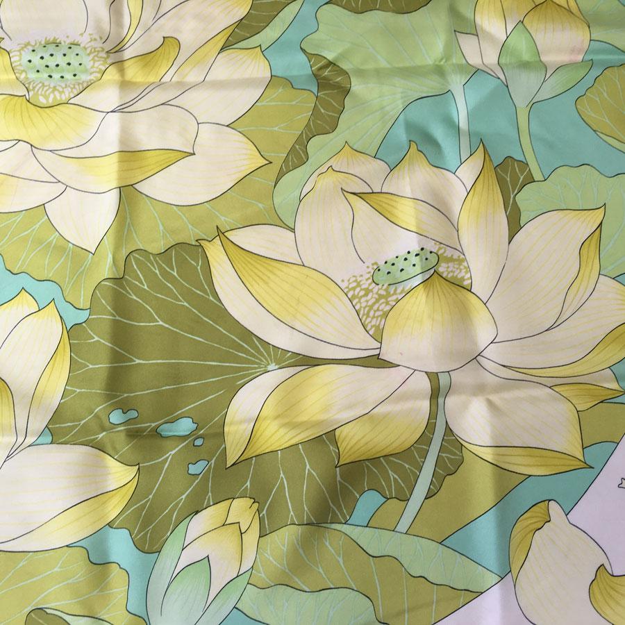 Hermès Scarf 'Fleur de Lotus' in ivory, yellow and green pastels silk In Fair Condition In Paris, FR