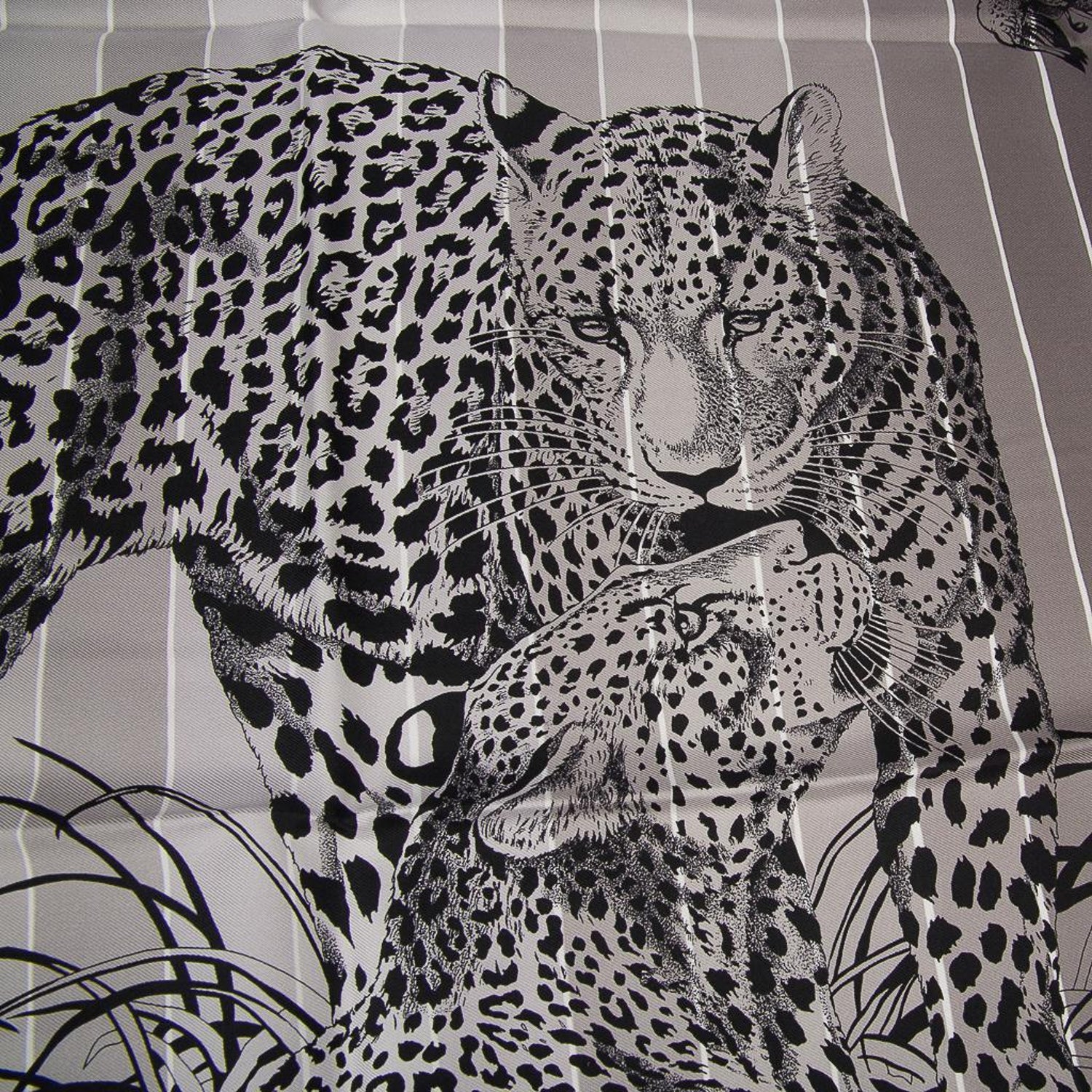 Hermes Scarf Jungle Love Rainbow Noir Blanc Gris Silk 90cm