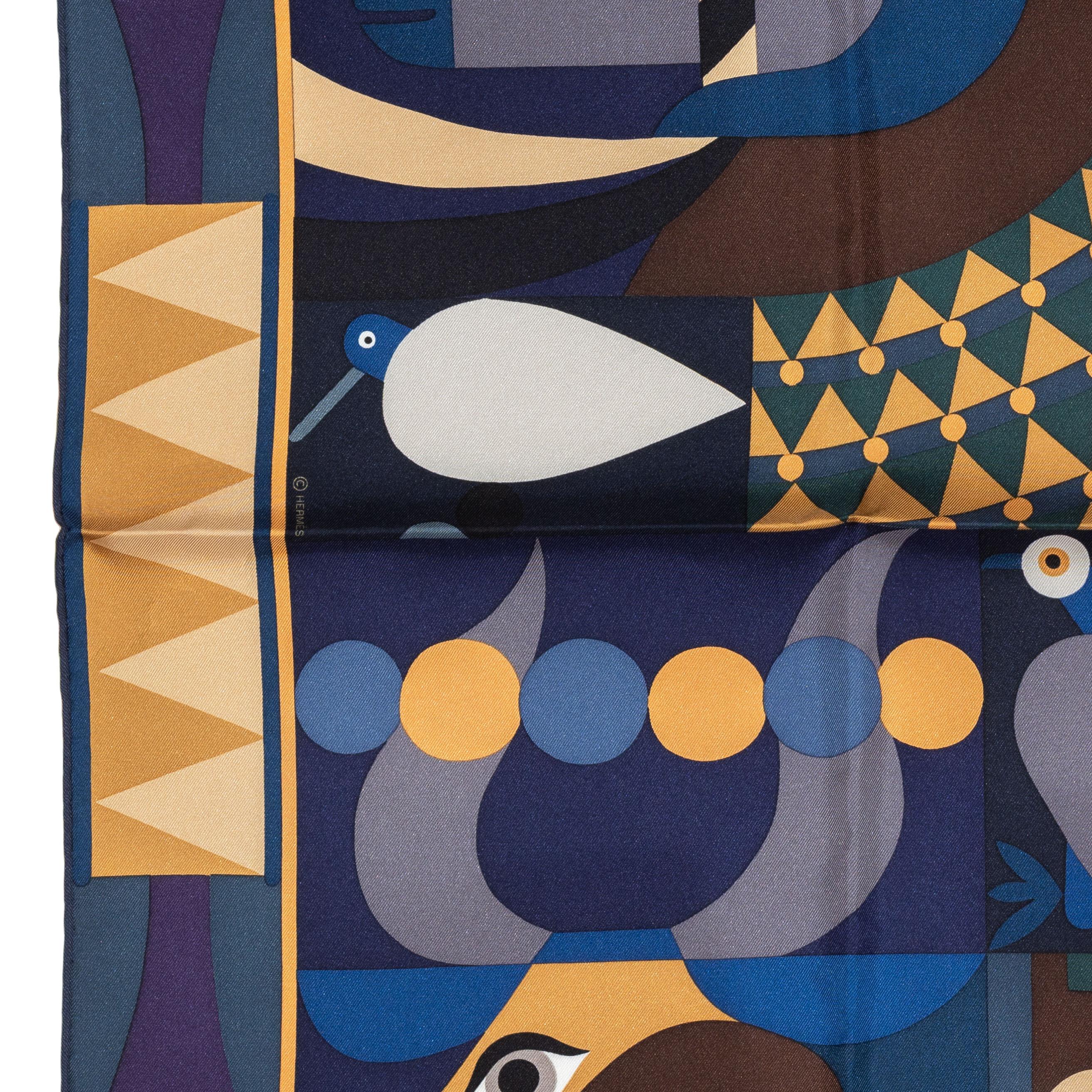 Hermes Scarf Parade en Fanfare – Bleu Nuit – Beige - New Store Tag For Sale 1