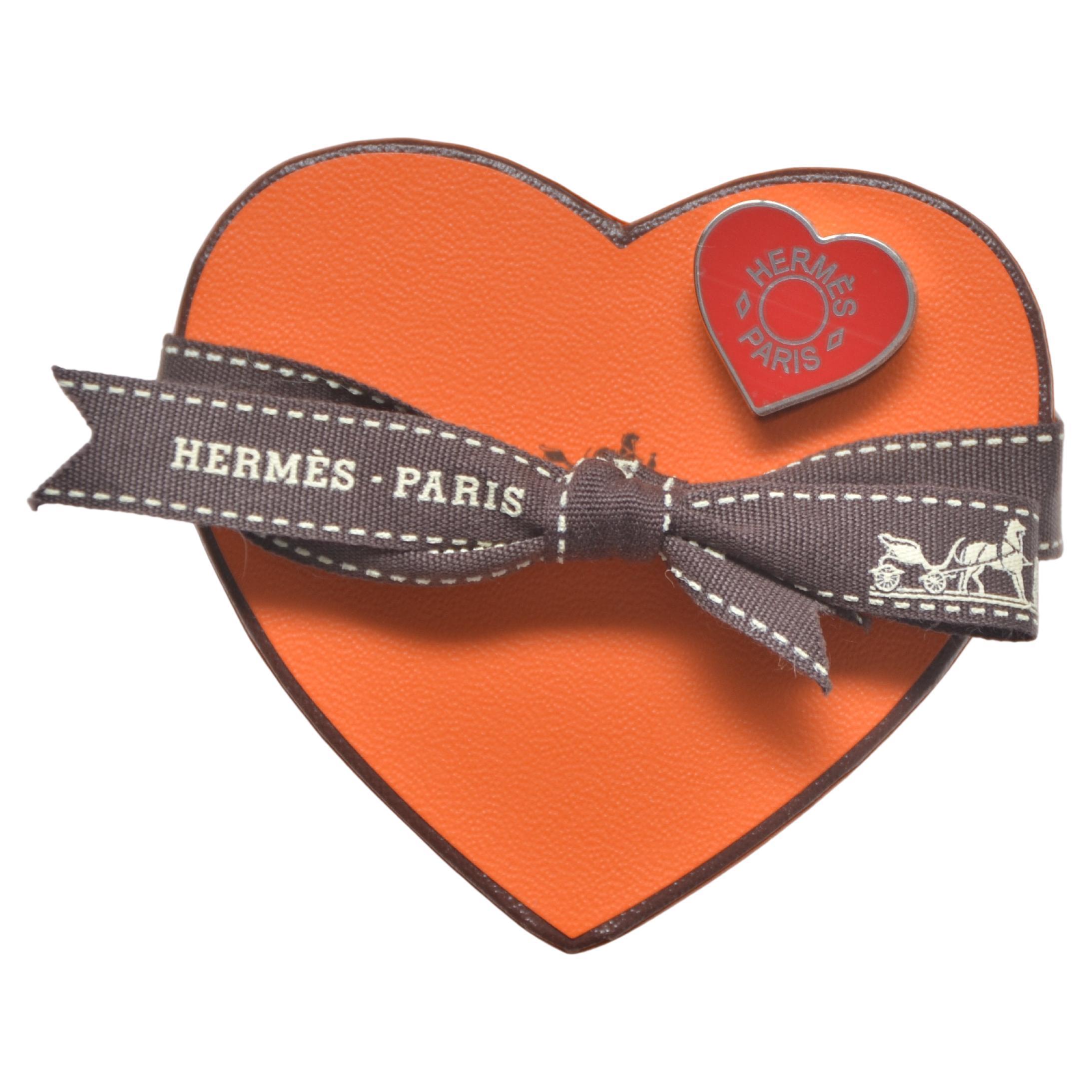 Anillo bufanda Hermes Corazón NUEVO en Nuevo estado para la venta en New York, NY
