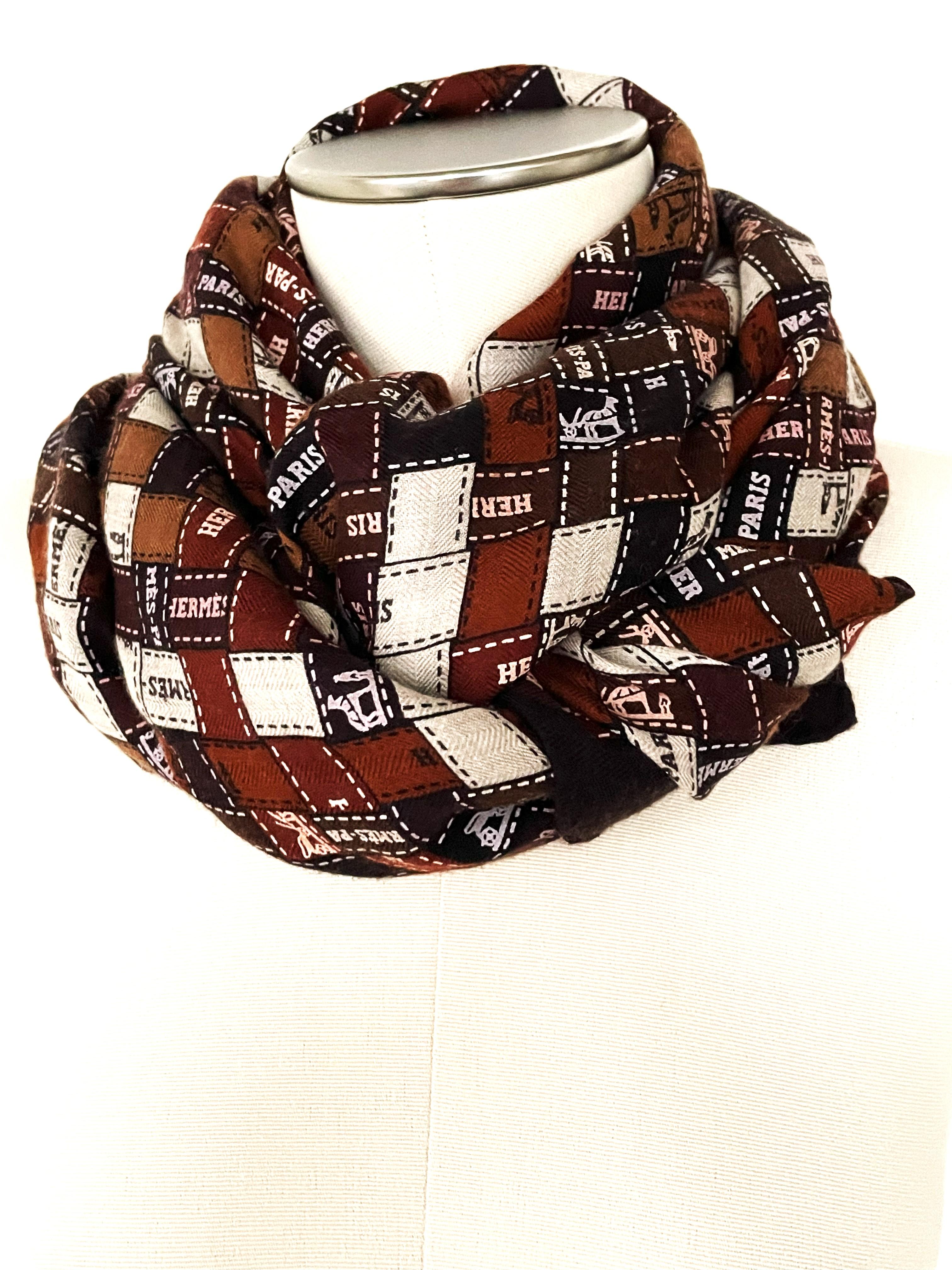 Vintage Hermès Scarv (Made in France)  70 % Silk and 30 % Cashmere, printed with the iconic Hermes ribbons ! Hand rolled 
and in very good condition and a very rare motif for this rare cloth.

Size 140 cm x 140 cm 



