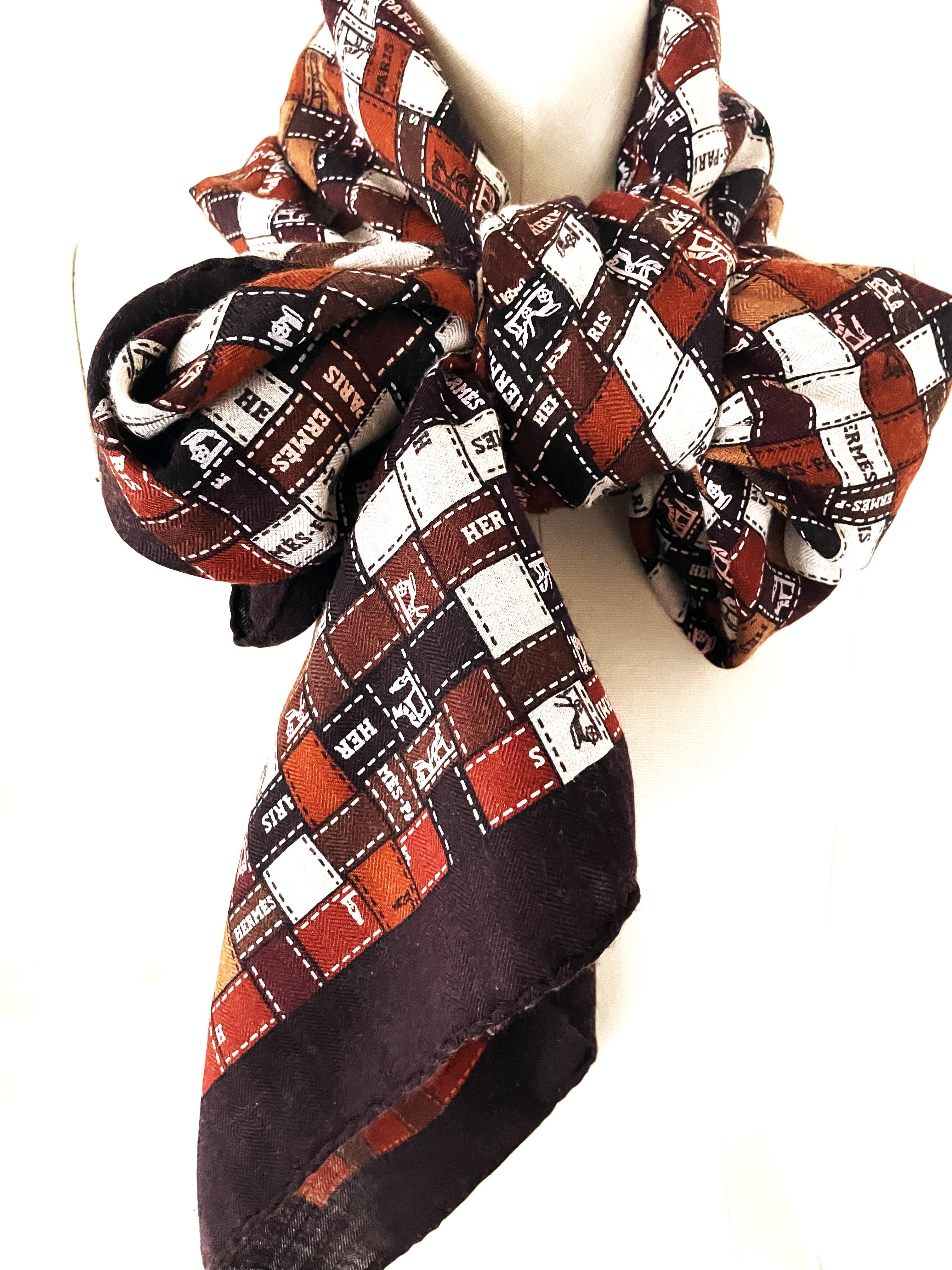 HERMÉS SCARV Cashmere/Silk, 140 x 140 cm printed with the iconic Hermes ribbon For Sale 4