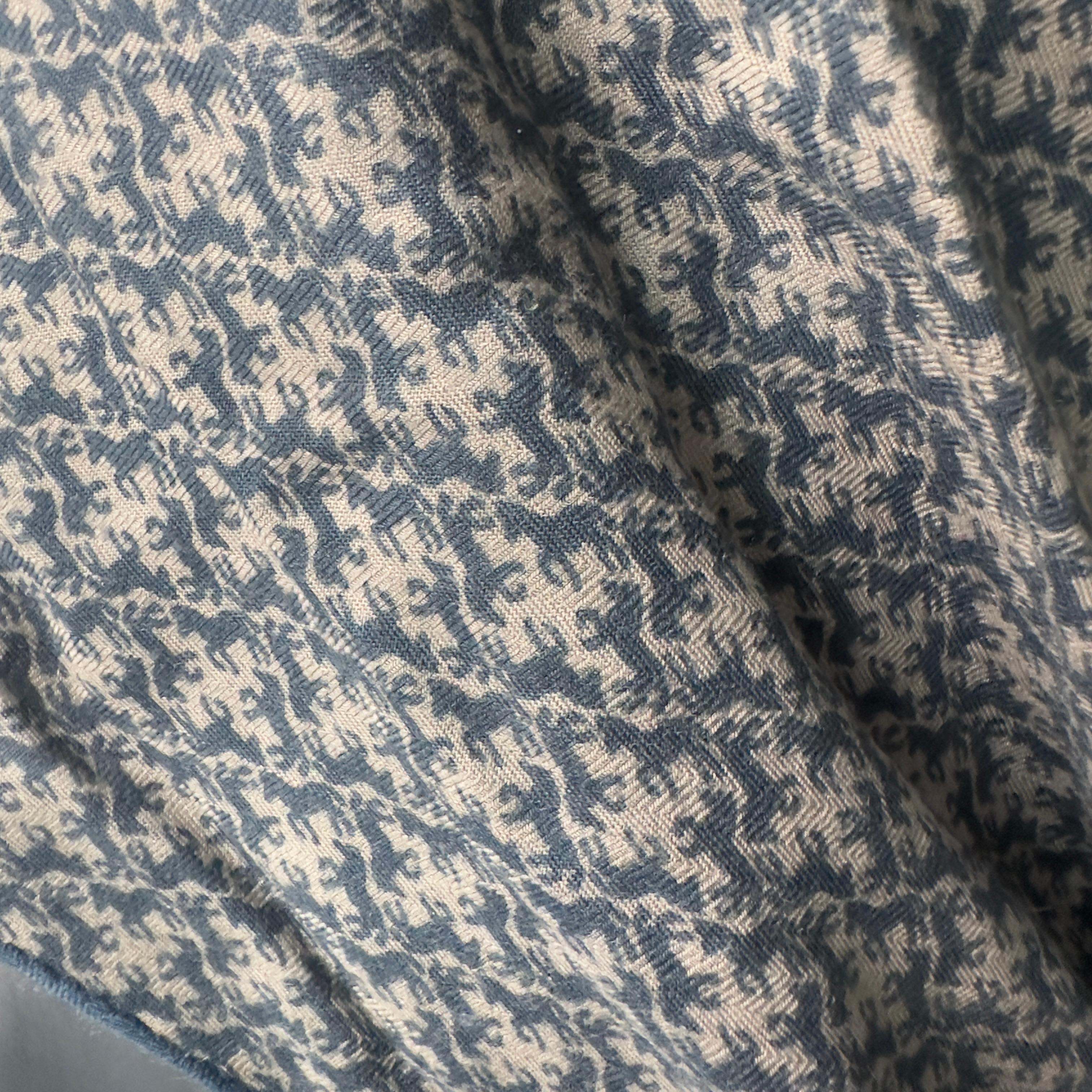 Hermès Sciarpa Vintage in Cashmere e Seta con Stampa Cavalli – Made in France For Sale 5