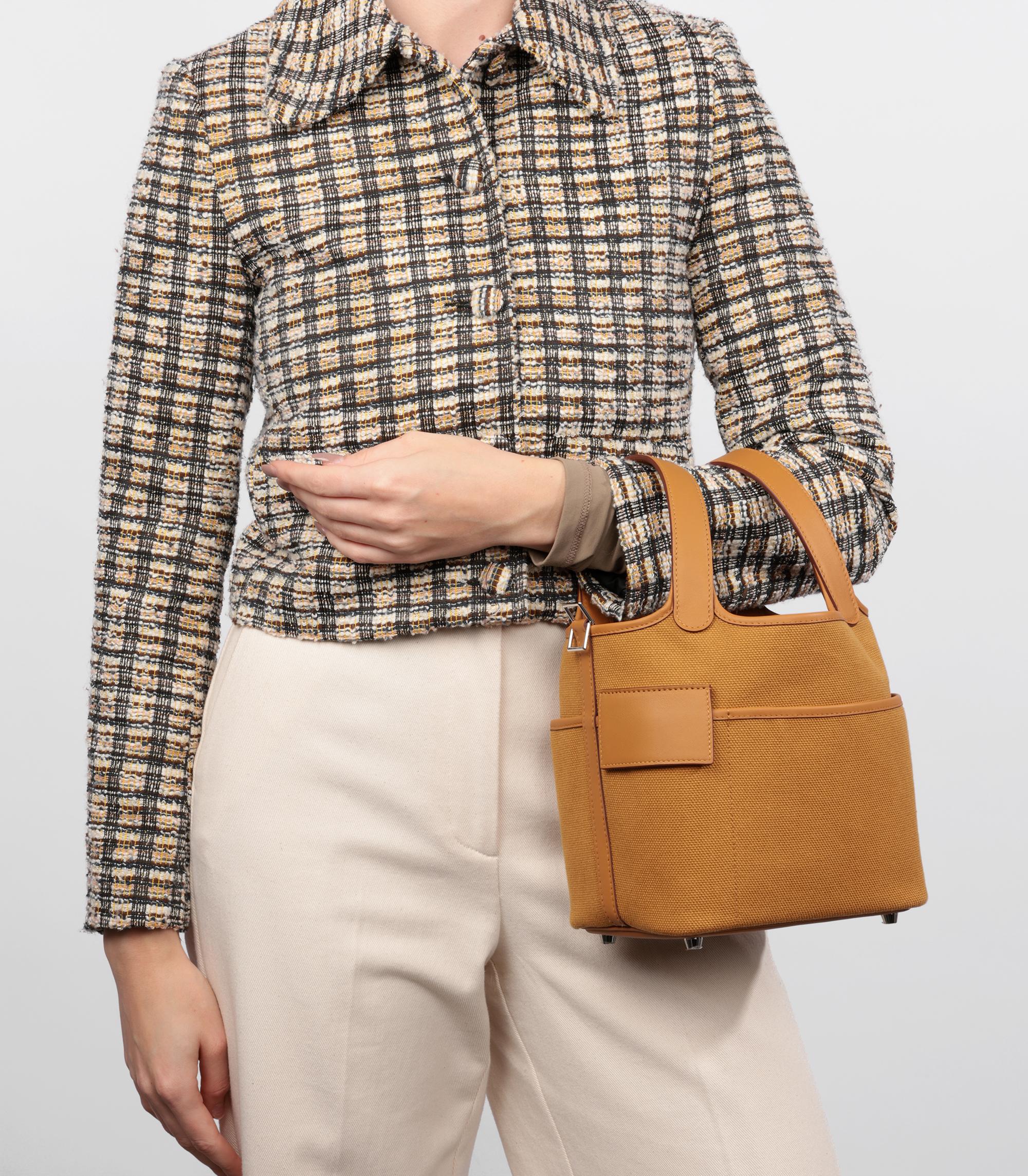 Hermès Sesame Swift and Toile Goeland Cargo Picotin Lock 18 

Product Details
Xupes Ref: CB982
Brand: Hermès
Model: Picotin Lock 18
Type: Tote 
Serial Number: B
Age: 2023
Accompanied By: Hermès Dust Bag, Box, Ribbon, Care Booklet, Padlock,
