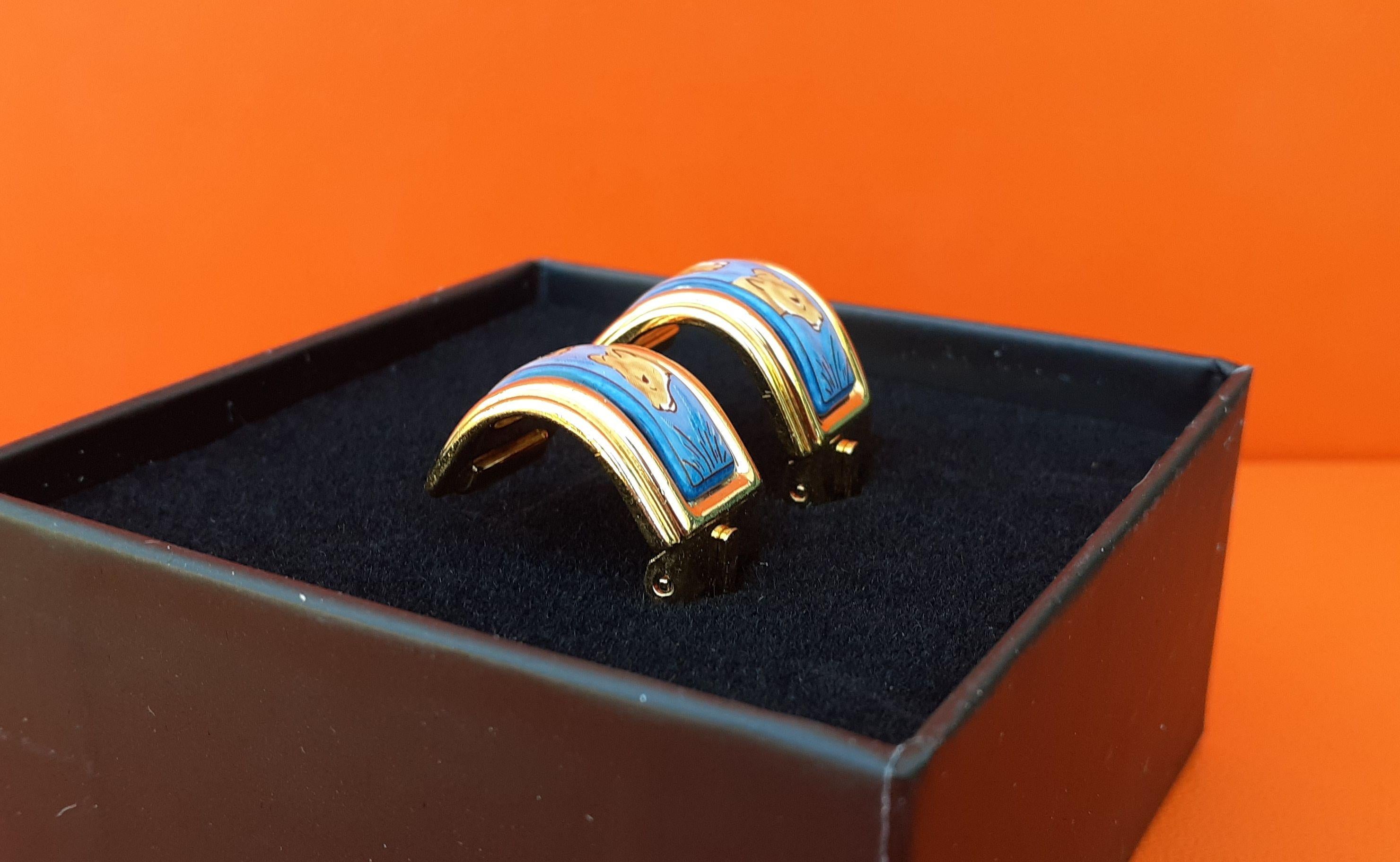 Hermès Set Clic Clac Armband und passende Ohrringe Löwen und Löwinnen Bleu Ghw im Angebot 12
