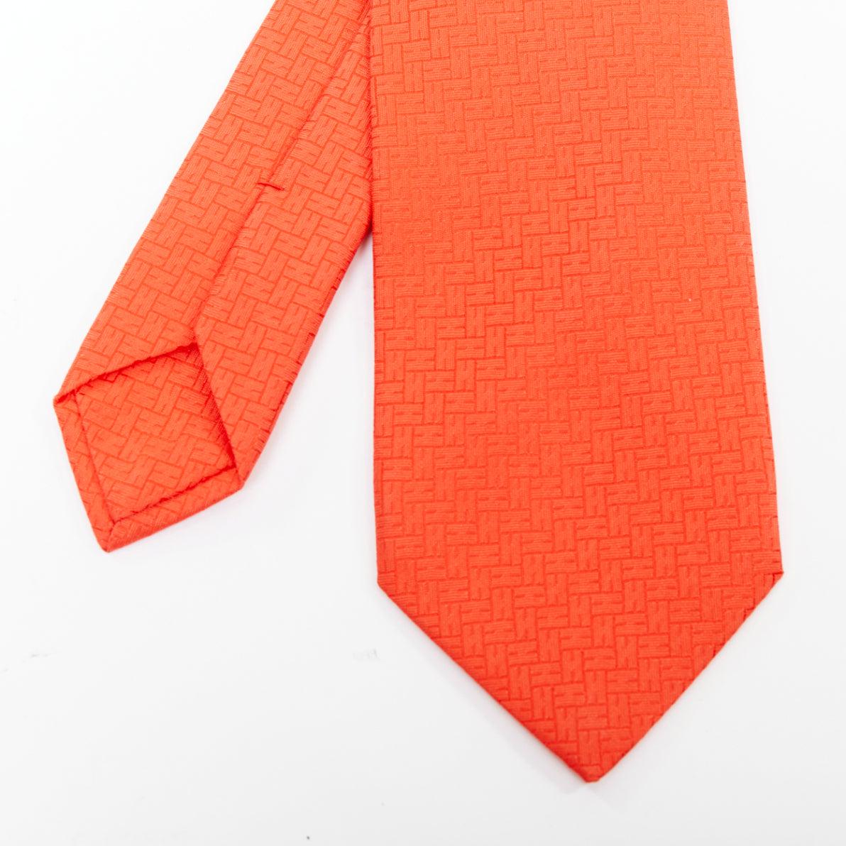 Uomo HERMES Set di 2 cravatte in 100% seta arancio rosso con logo H geometrico e jacquard in vendita