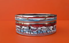 Hermès Set of 2 Enamel Bracelets La Vie Du Grand Nord Reindeer Phw Size 65