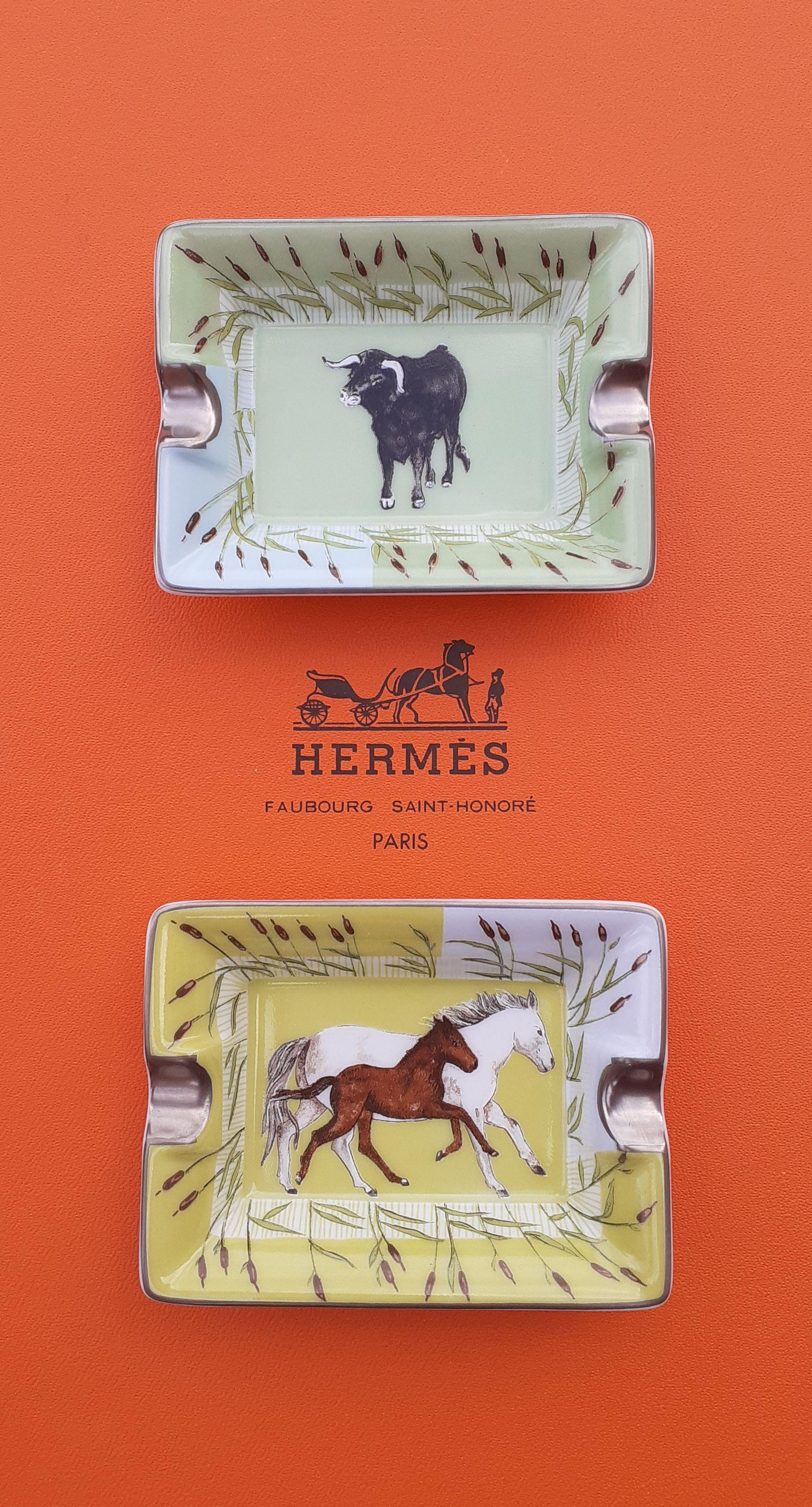 Women's or Men's Hermès Set of 2 mini Ashtrays Bull and Horses Prints in Porcelain Texas 