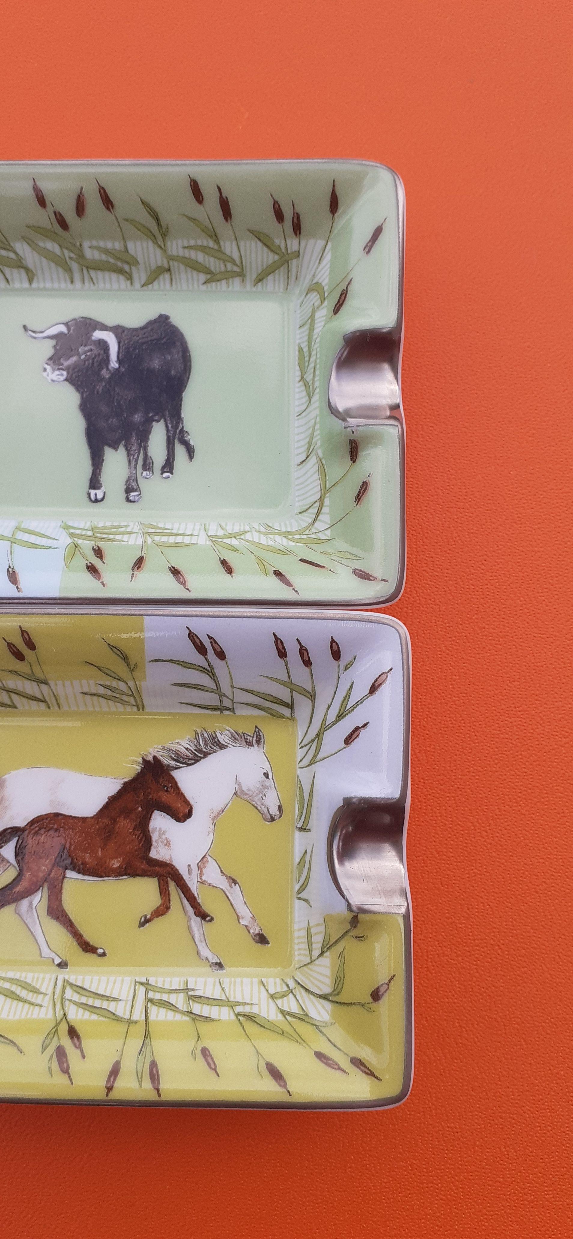 Hermès Set of 2 mini Ashtrays Bull and Horses Prints in Porcelain Texas  3