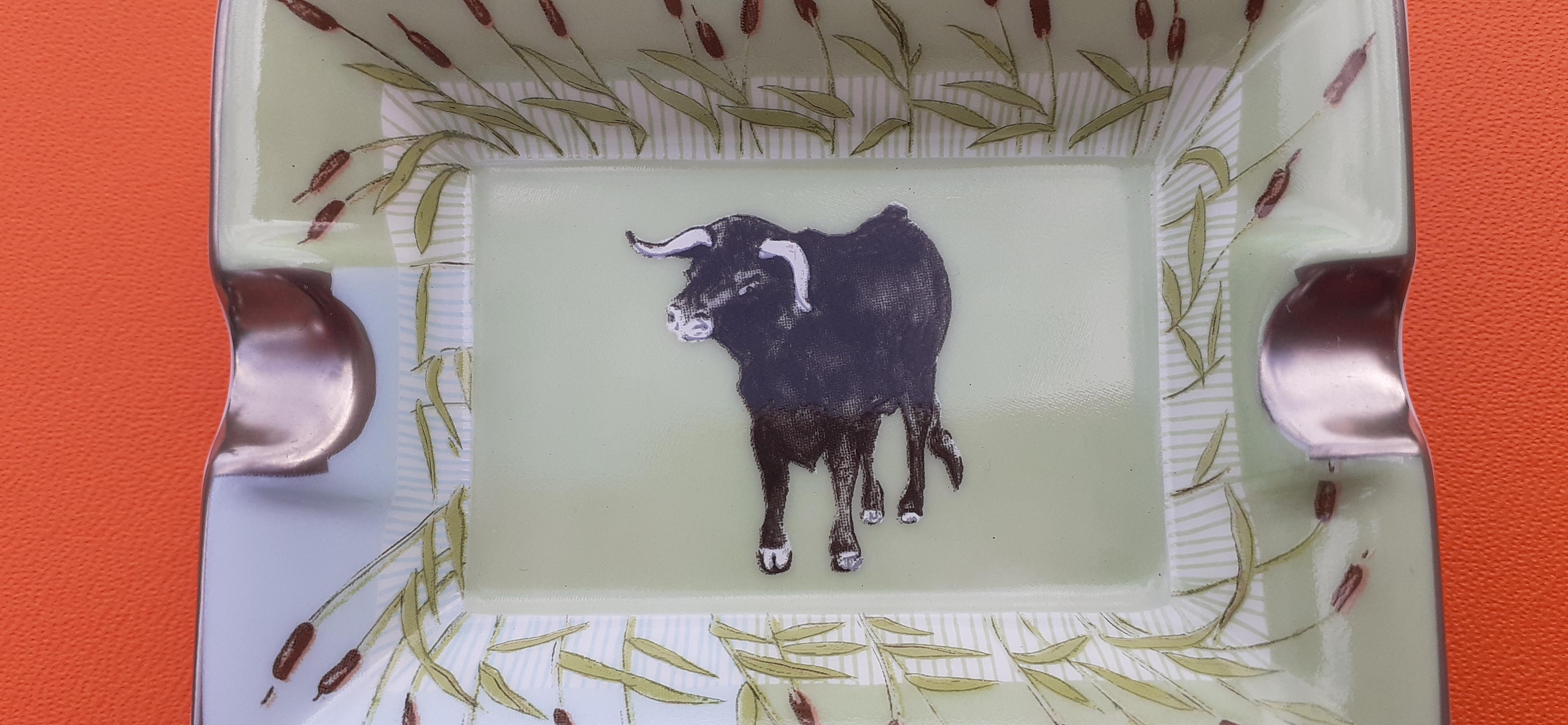 Hermès Set of 2 mini Ashtrays Bull and Horses Prints in Porcelain Texas  4