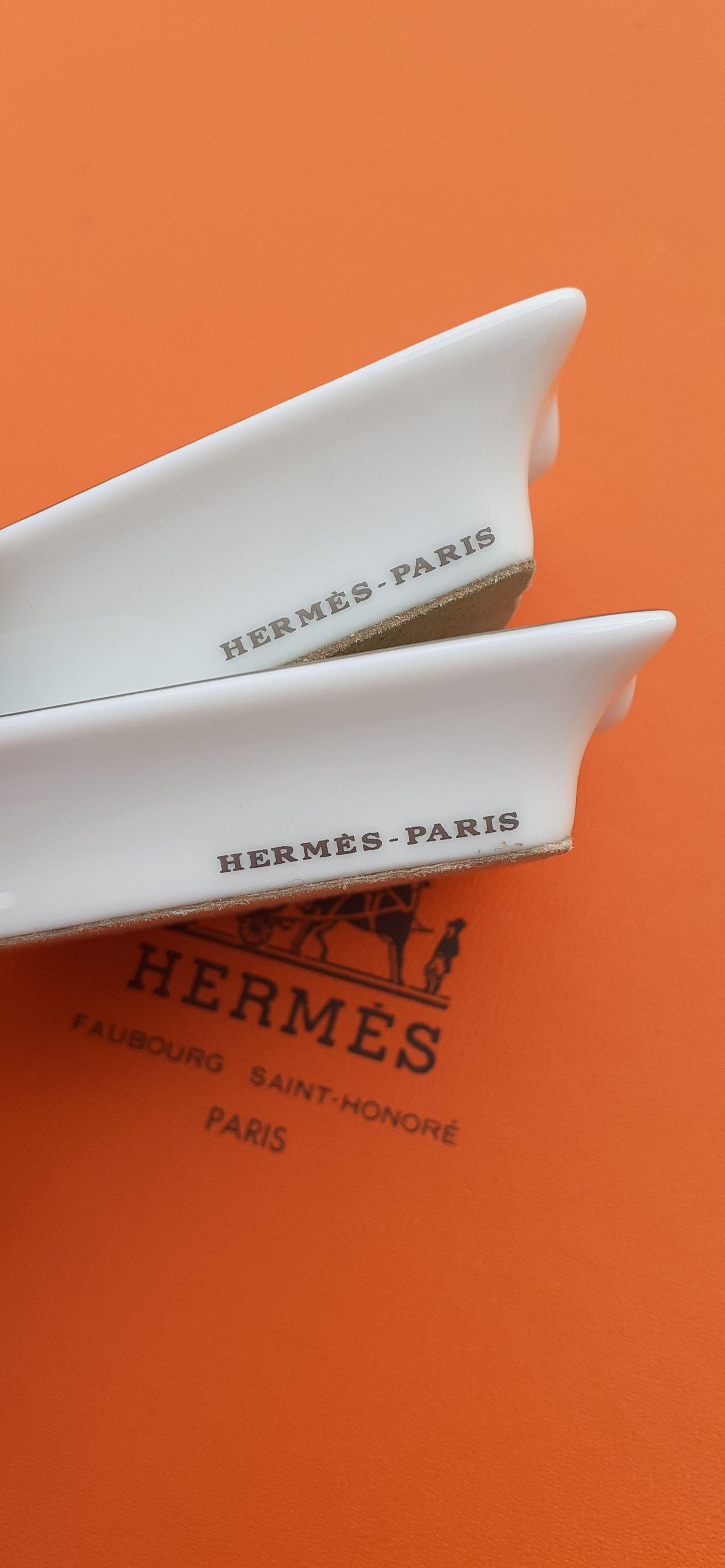 Hermès Set of 2 mini Ashtrays Bull and Horses Prints in Porcelain Texas  6