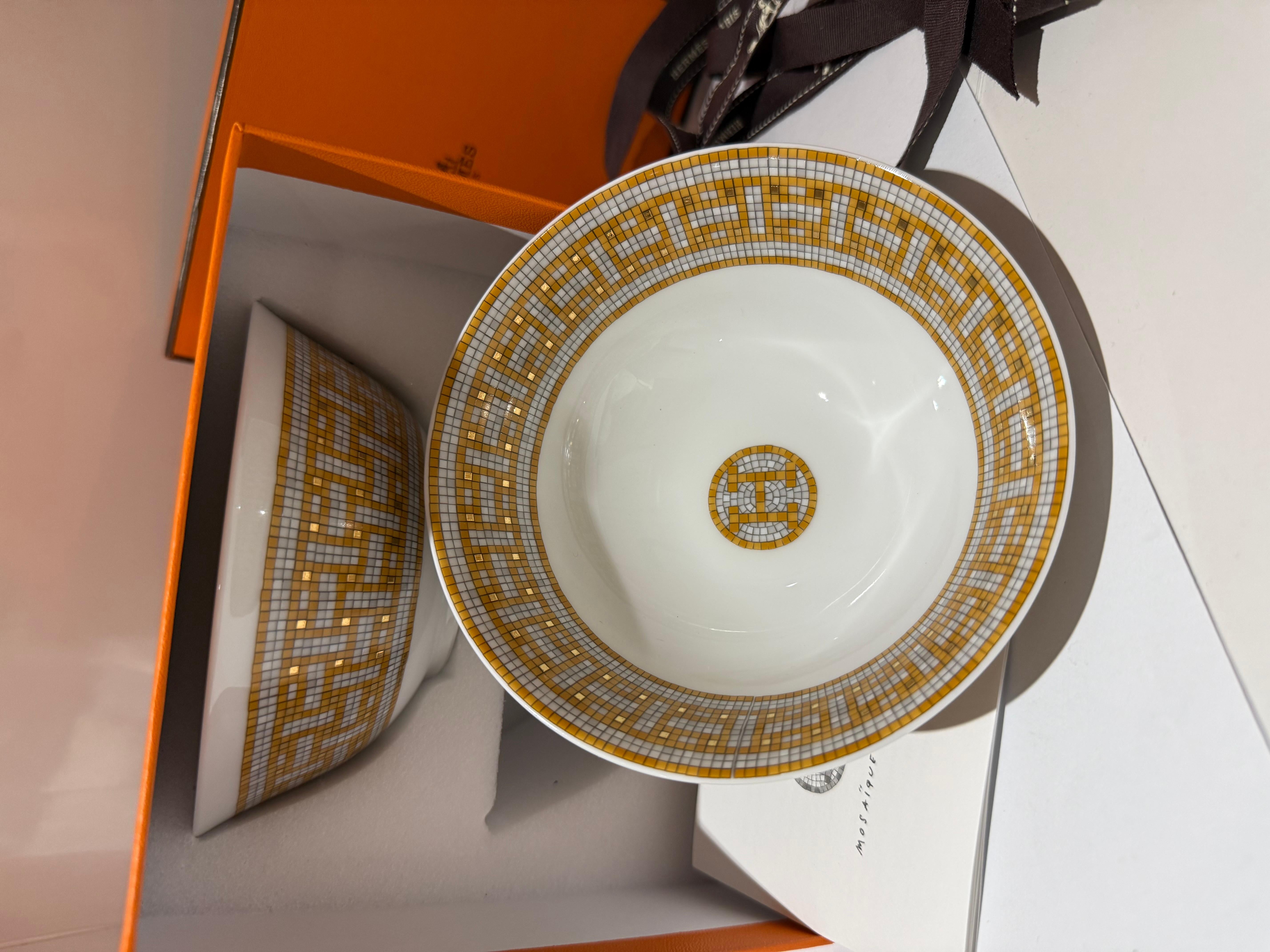Set di 2 ciotole Hermes in oro Mosaique au 24 In condizioni Nuovo in vendita a London, England