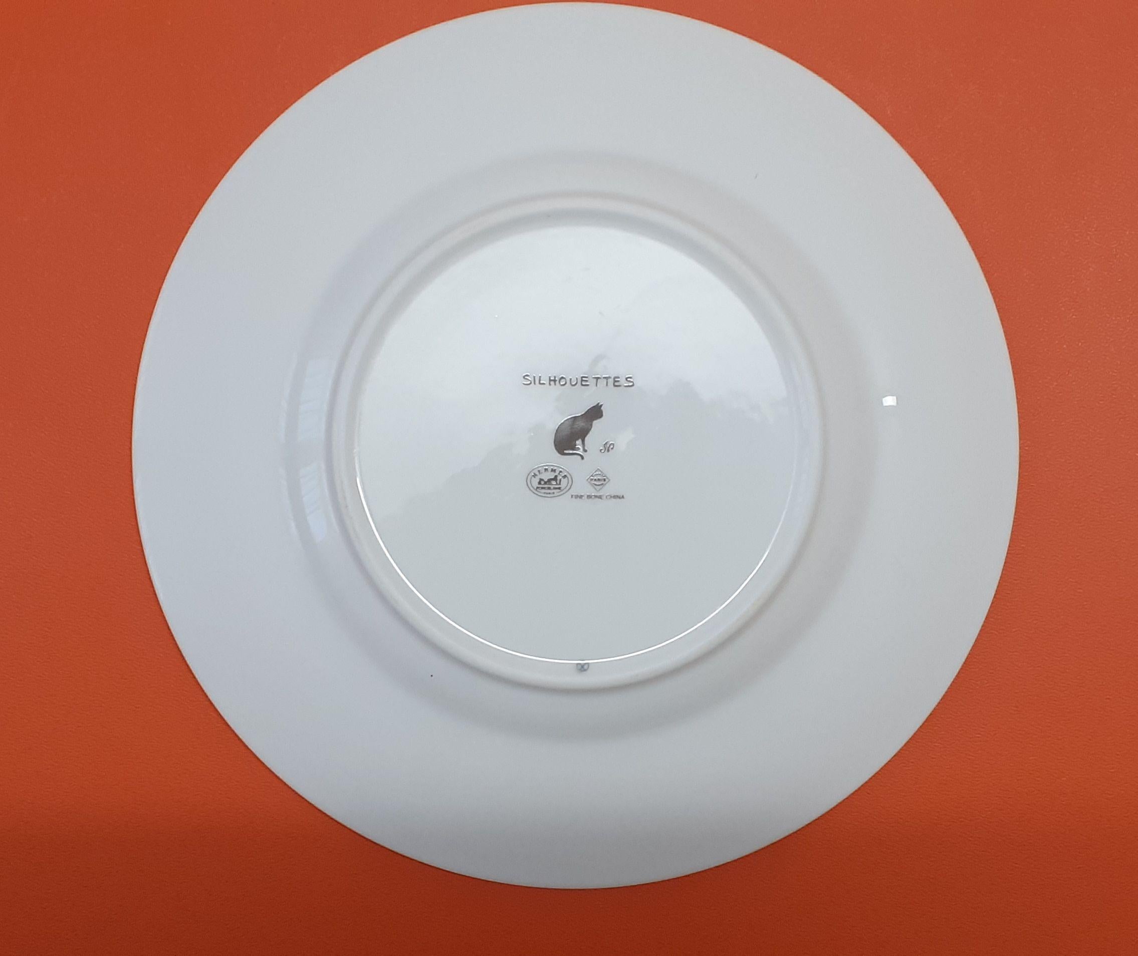 Women's or Men's Hermès Set of 2 Plates Sihouettes Collection  For Sale