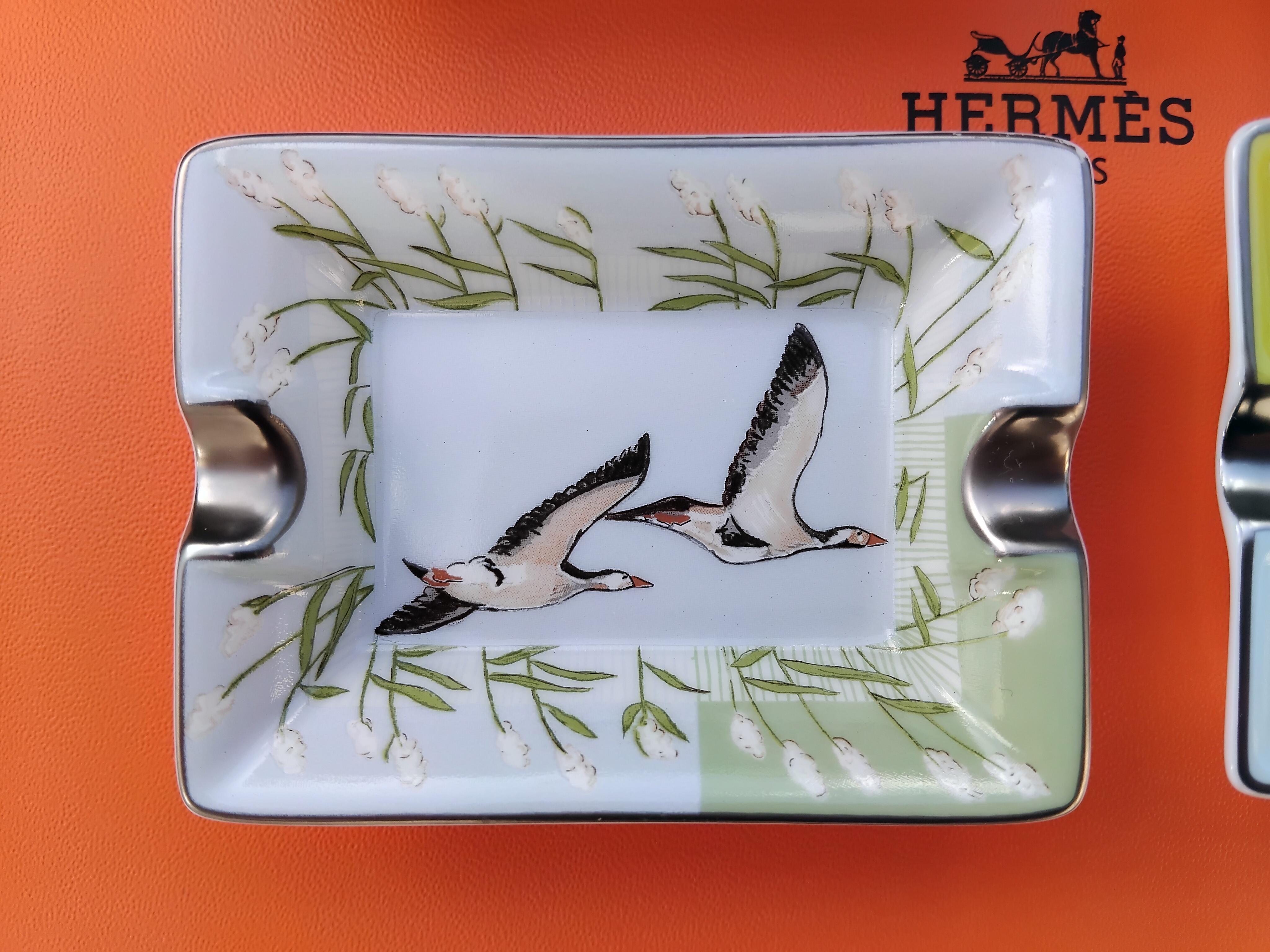 Hermès Set di 4 mini posacenere Toro Cavalli Uccelli Porcellana Texas in vendita 1