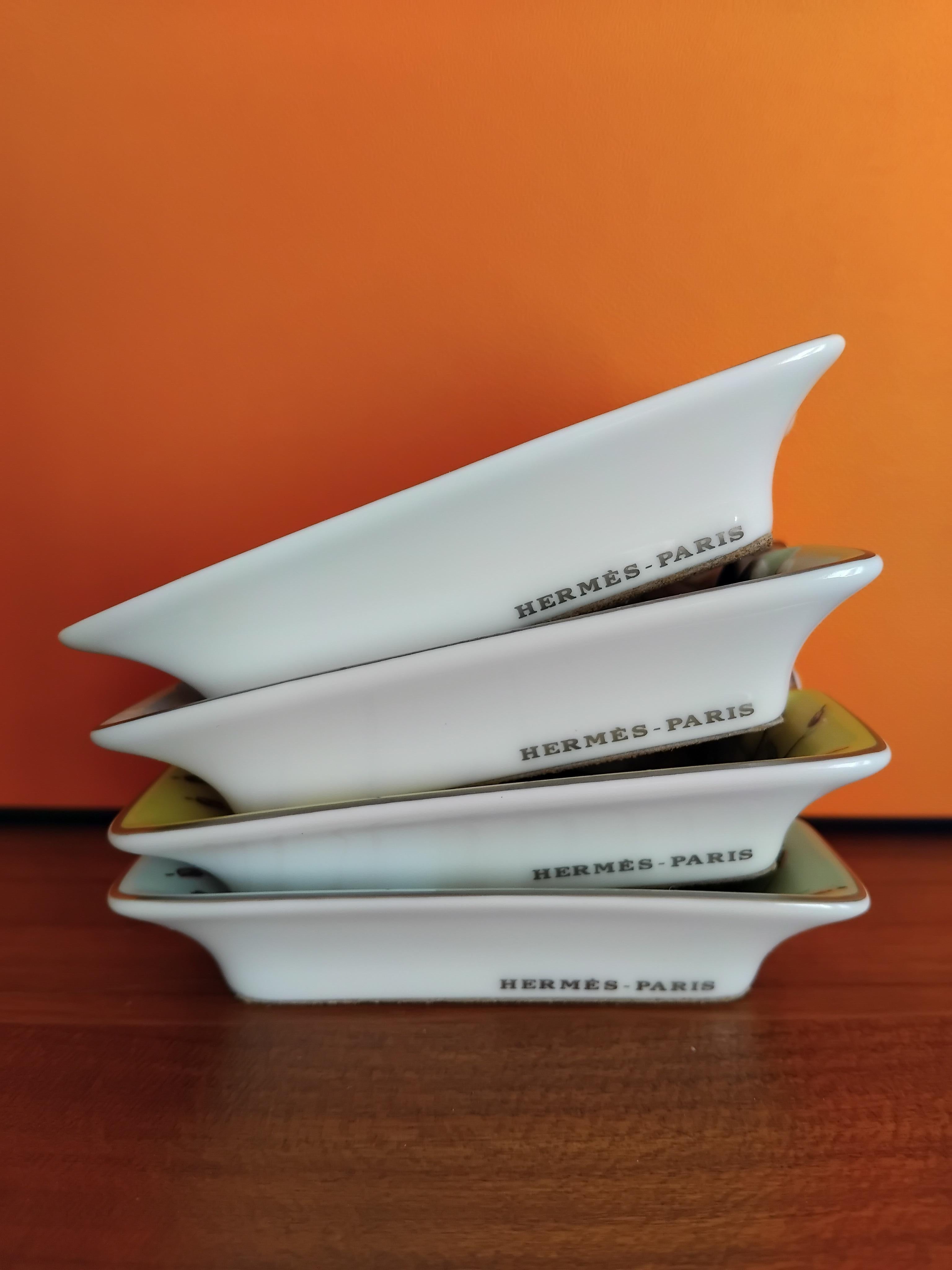 Hermès Set di 4 mini posacenere Toro Cavalli Uccelli Porcellana Texas in vendita 3