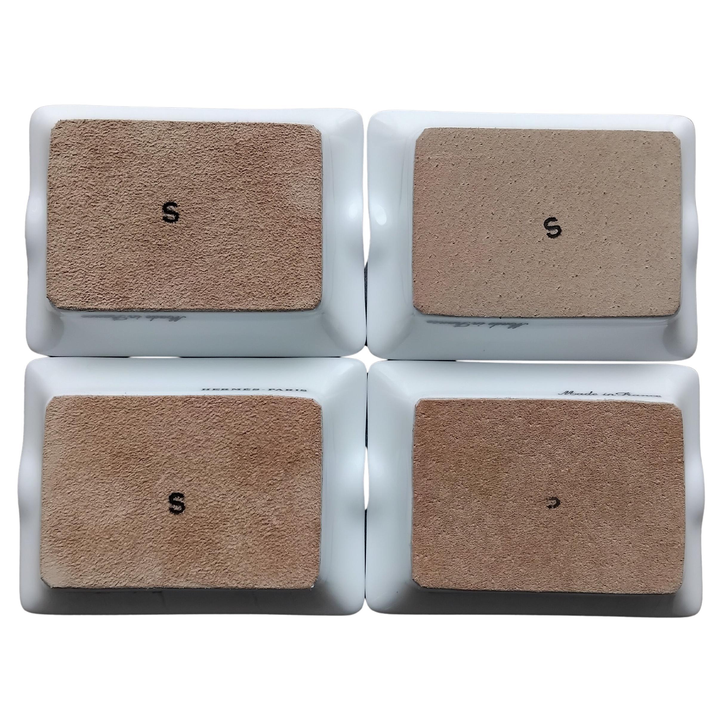 Hermès Set di 4 mini posacenere Toro Cavalli Uccelli Porcellana Texas in vendita 4