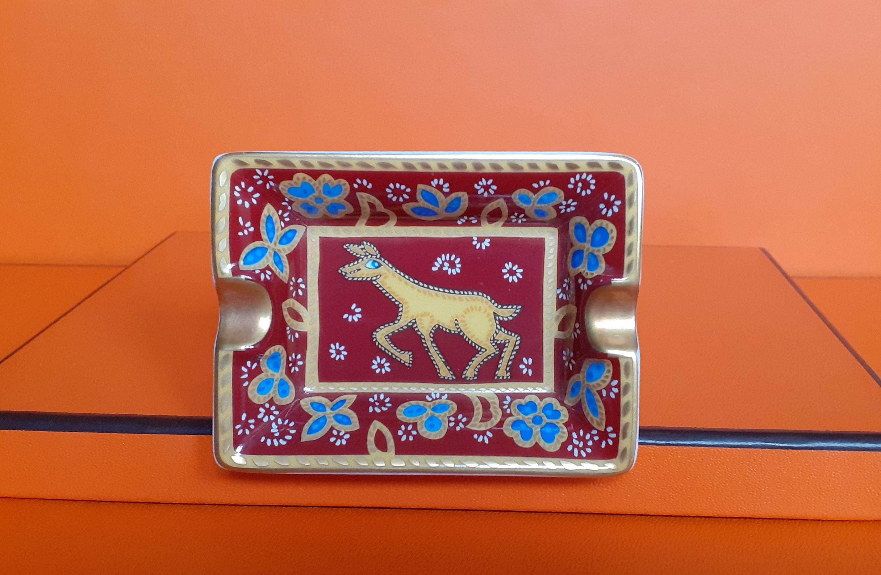 Brown Hermès Set of four Small Ashtrays Porcelain and Gold Animals Prints For Sale