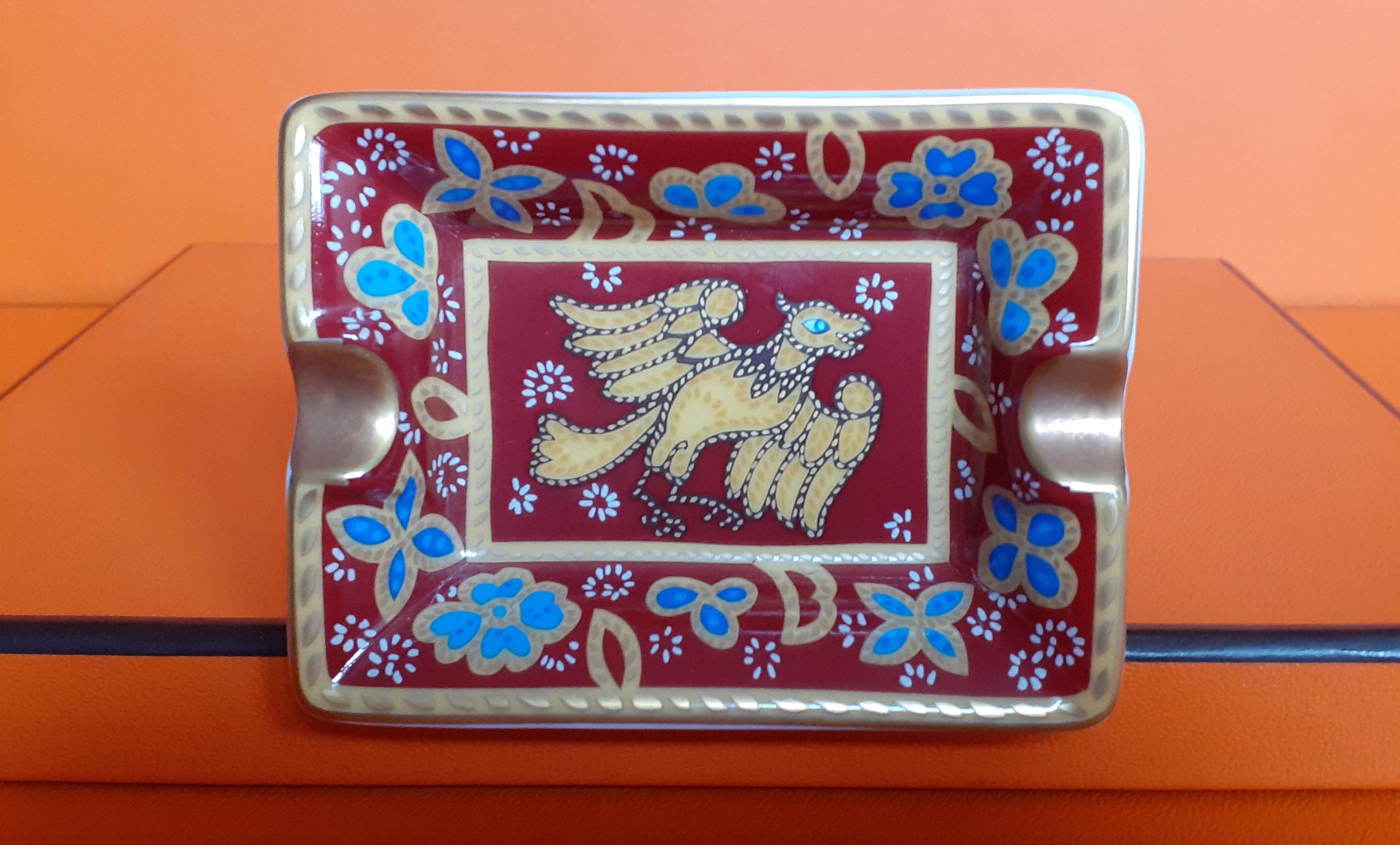 Women's or Men's Hermès Set of four Small Ashtrays Porcelain and Gold Animals Prints For Sale