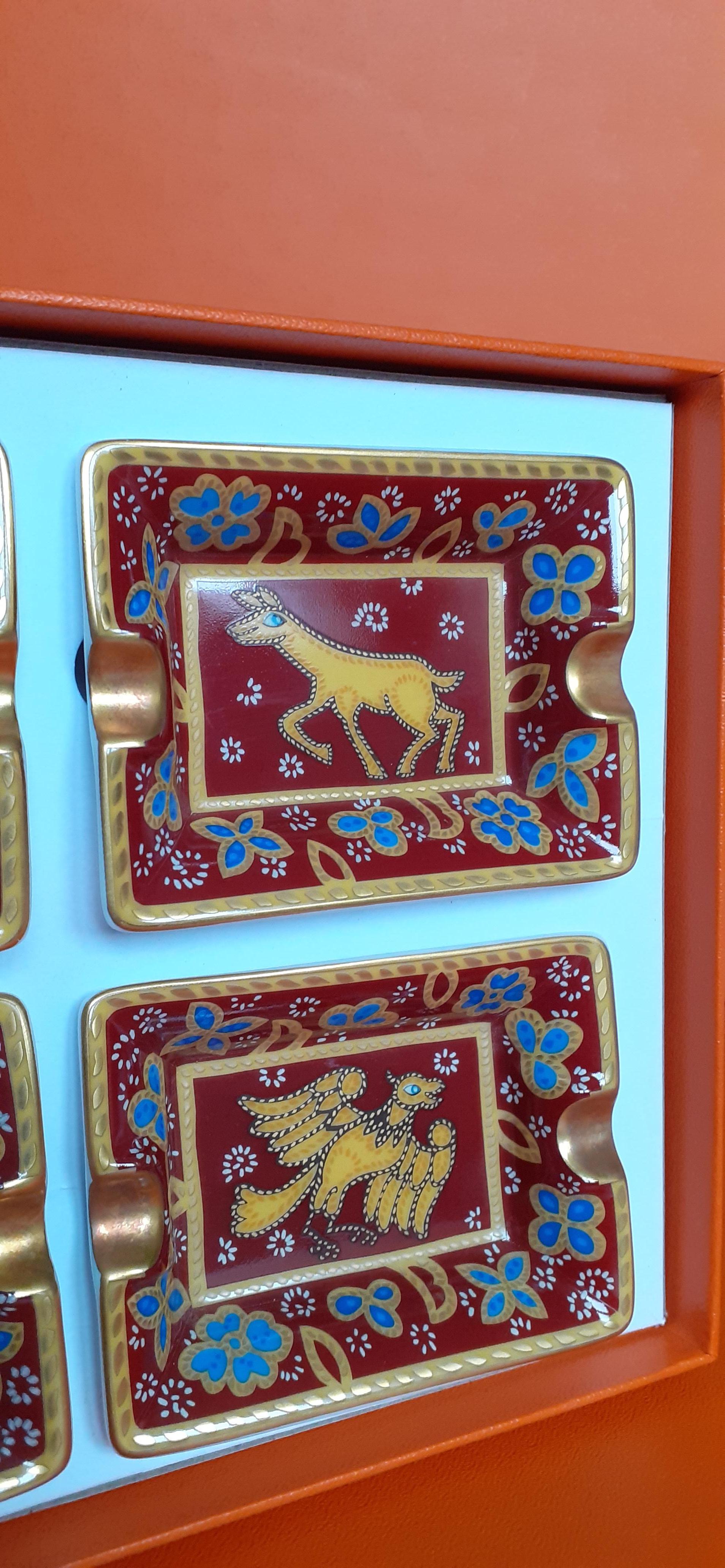 Hermès Set of four Small Ashtrays Porcelain and Gold Animals Prints For Sale 3