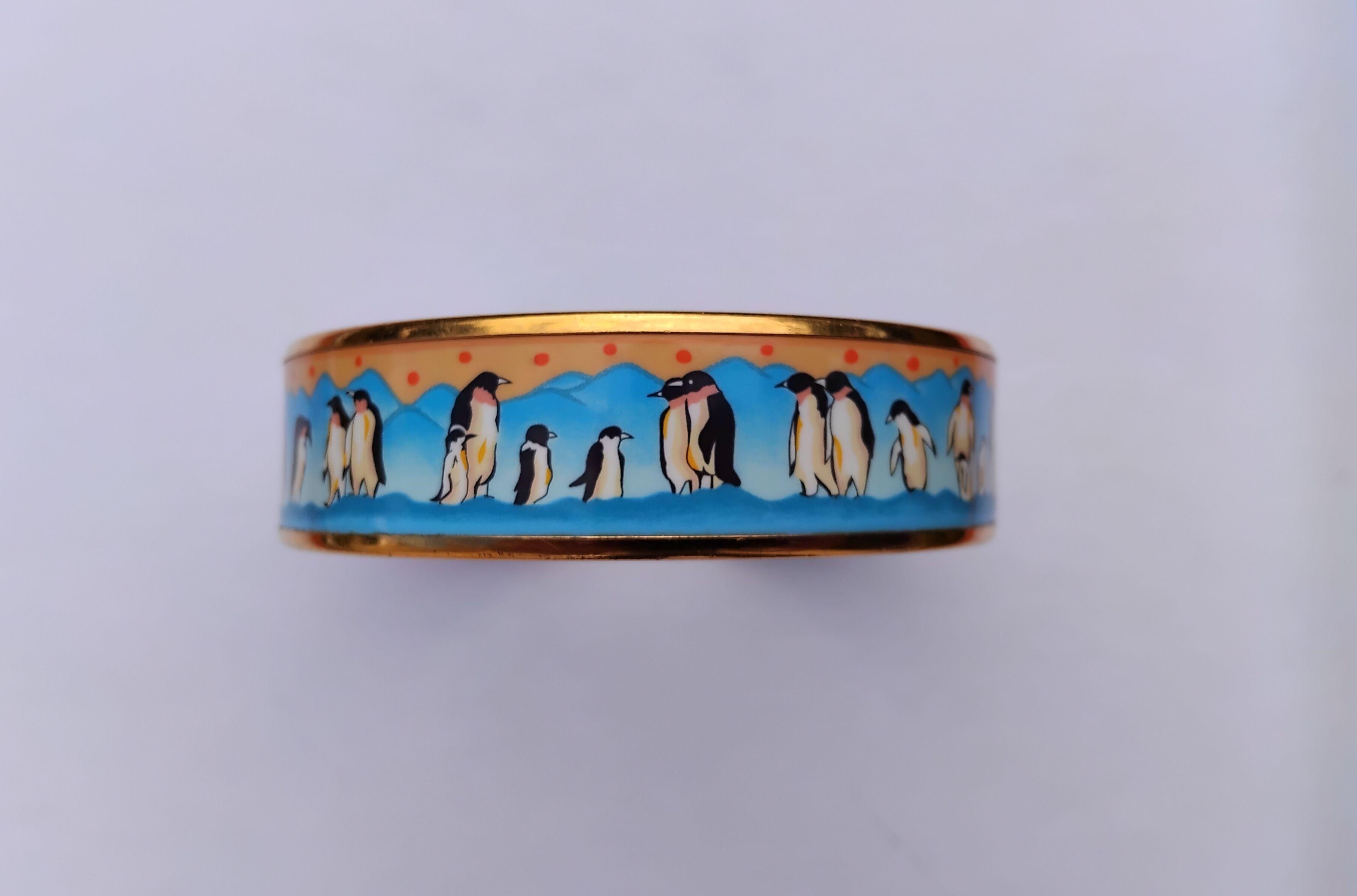 Women's Hermès Set of Bracelet and Earrings Penguins Blue Gold Hdw Size 70 For Sale