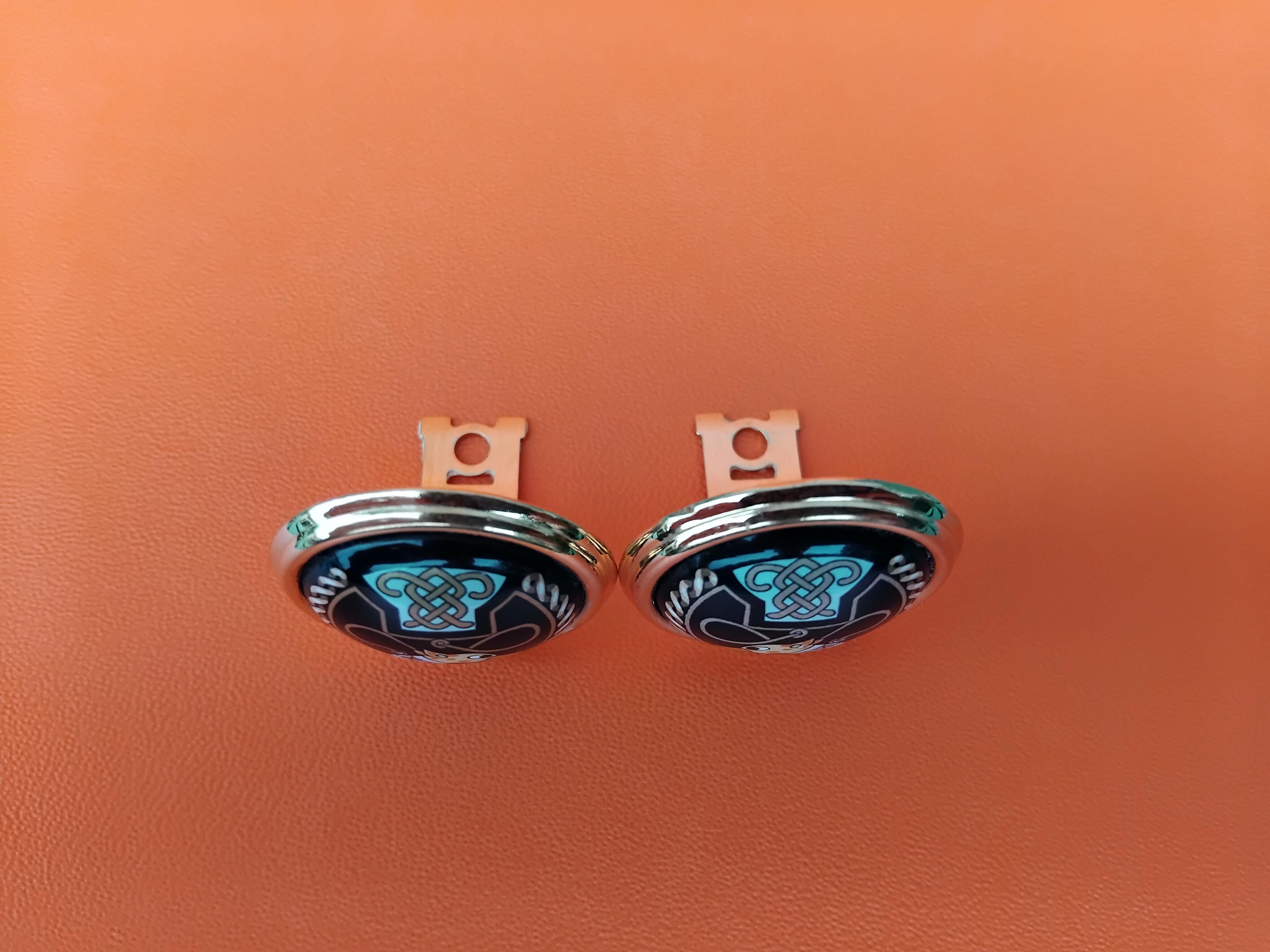 Hermès Set of Bracelets and Earrings Greyhound Dog Levriers Print Size 70 For Sale 2