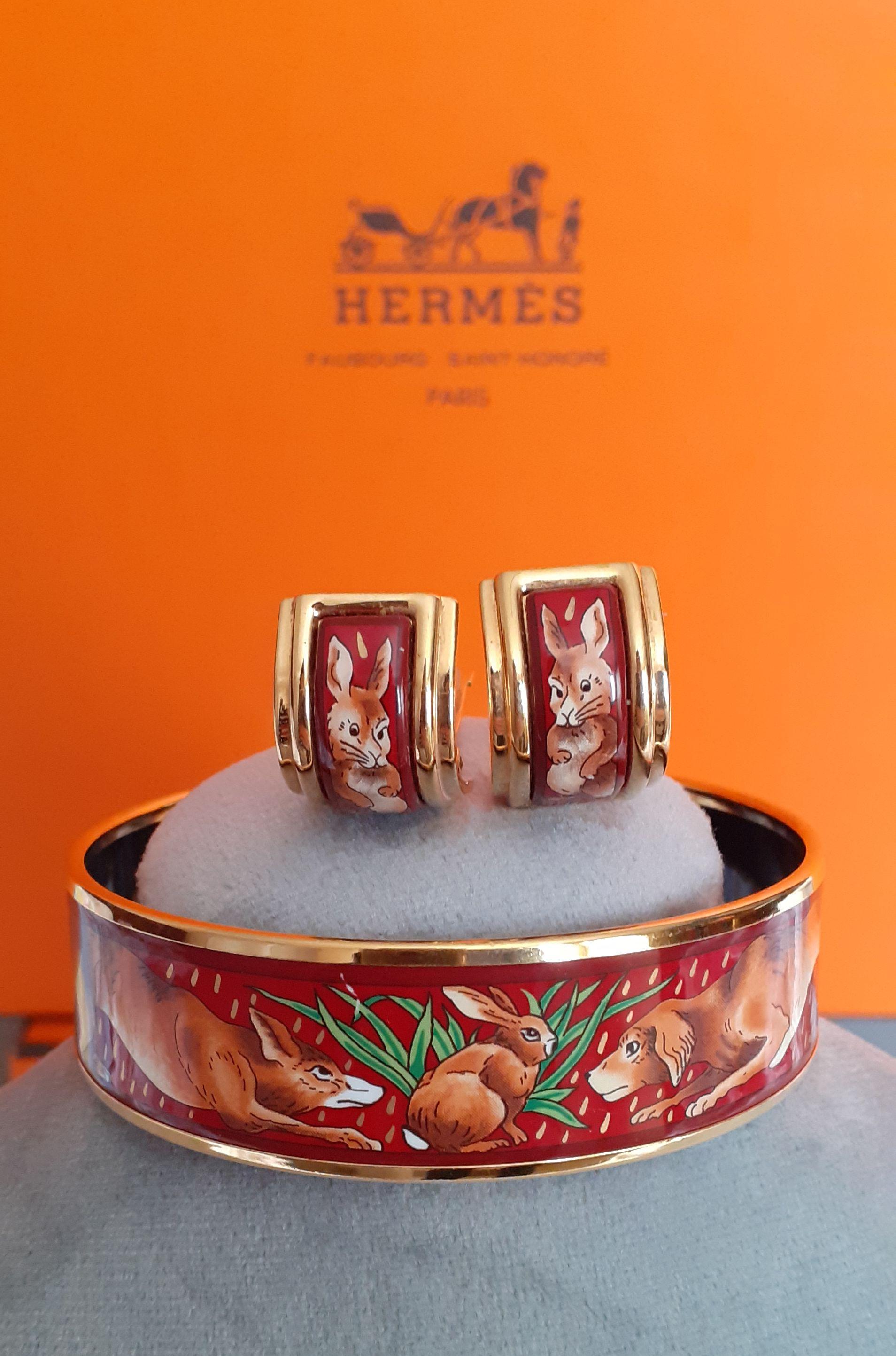 Hermès Satz von Emaille-Armband und Ohrringe Hasen Hunde Gold Hdw Größe GM 70 im Angebot 1