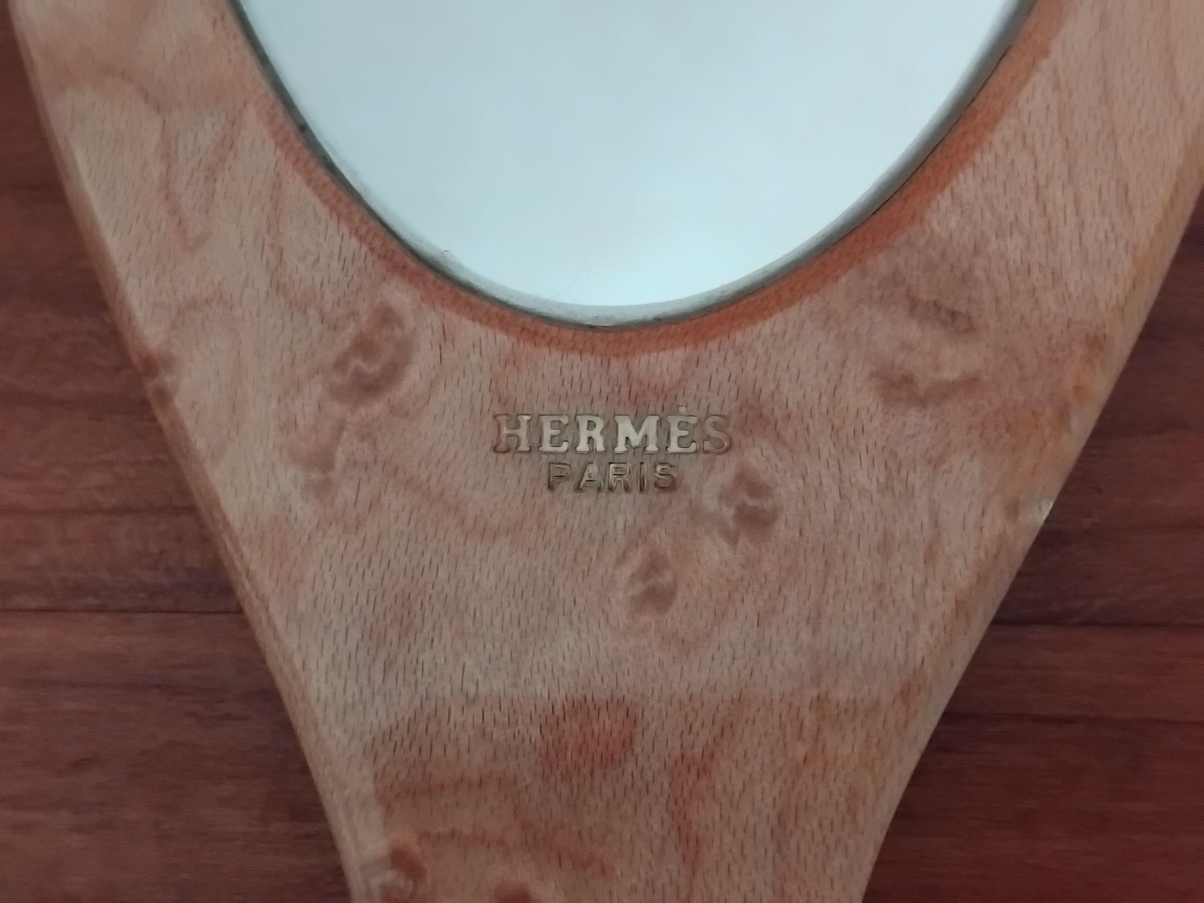 Hermès Set of Hair Brush and Mirror Inlaid Lacquered Wood H Lift For Sale 4