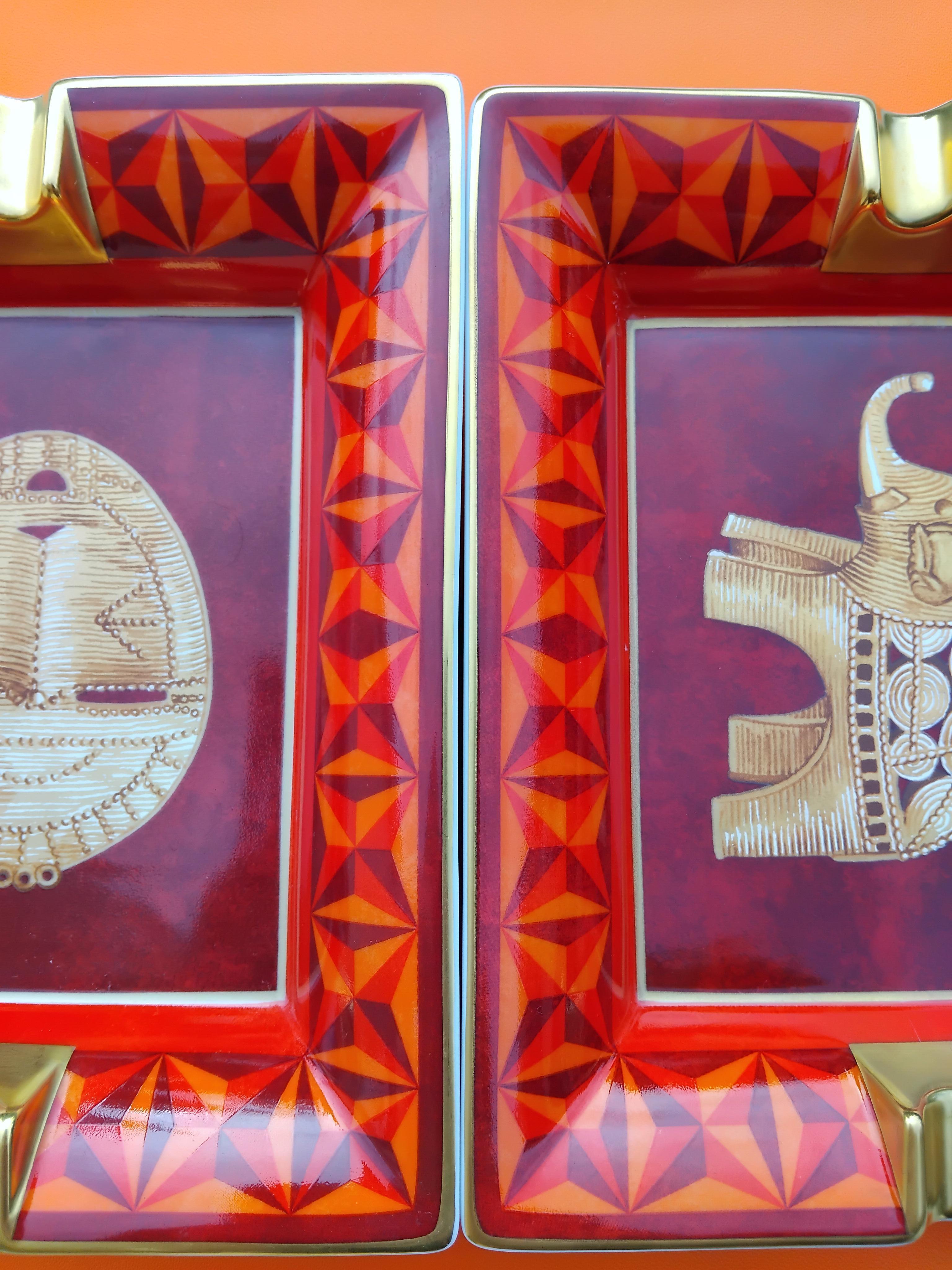 Hermès Set von Maske und Elefant Matching Aschenbecher Porzellan Afrika Thema im Angebot 1