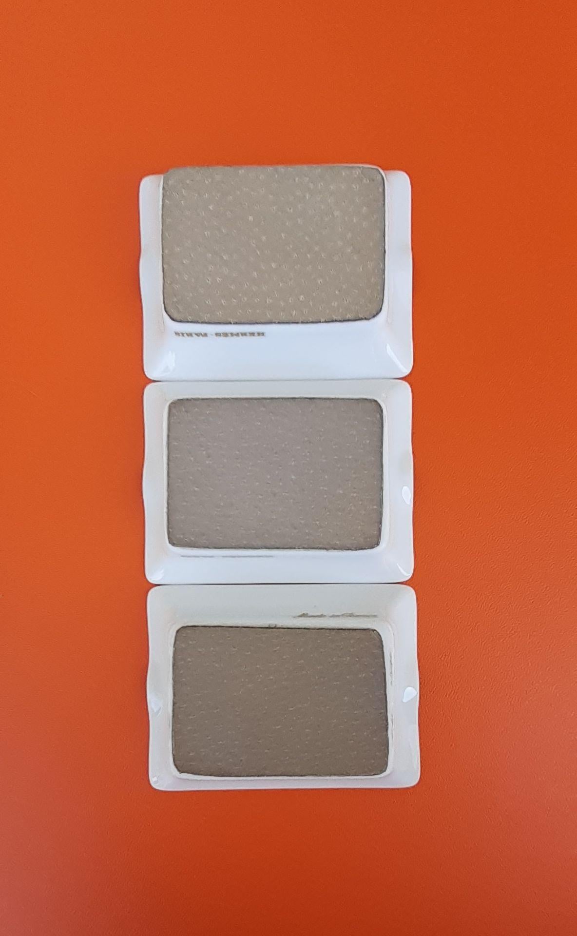 Hermès Set von drei kleinen Aschenbechern Tohu Bohu Print Porzellan und Gold im Angebot 1