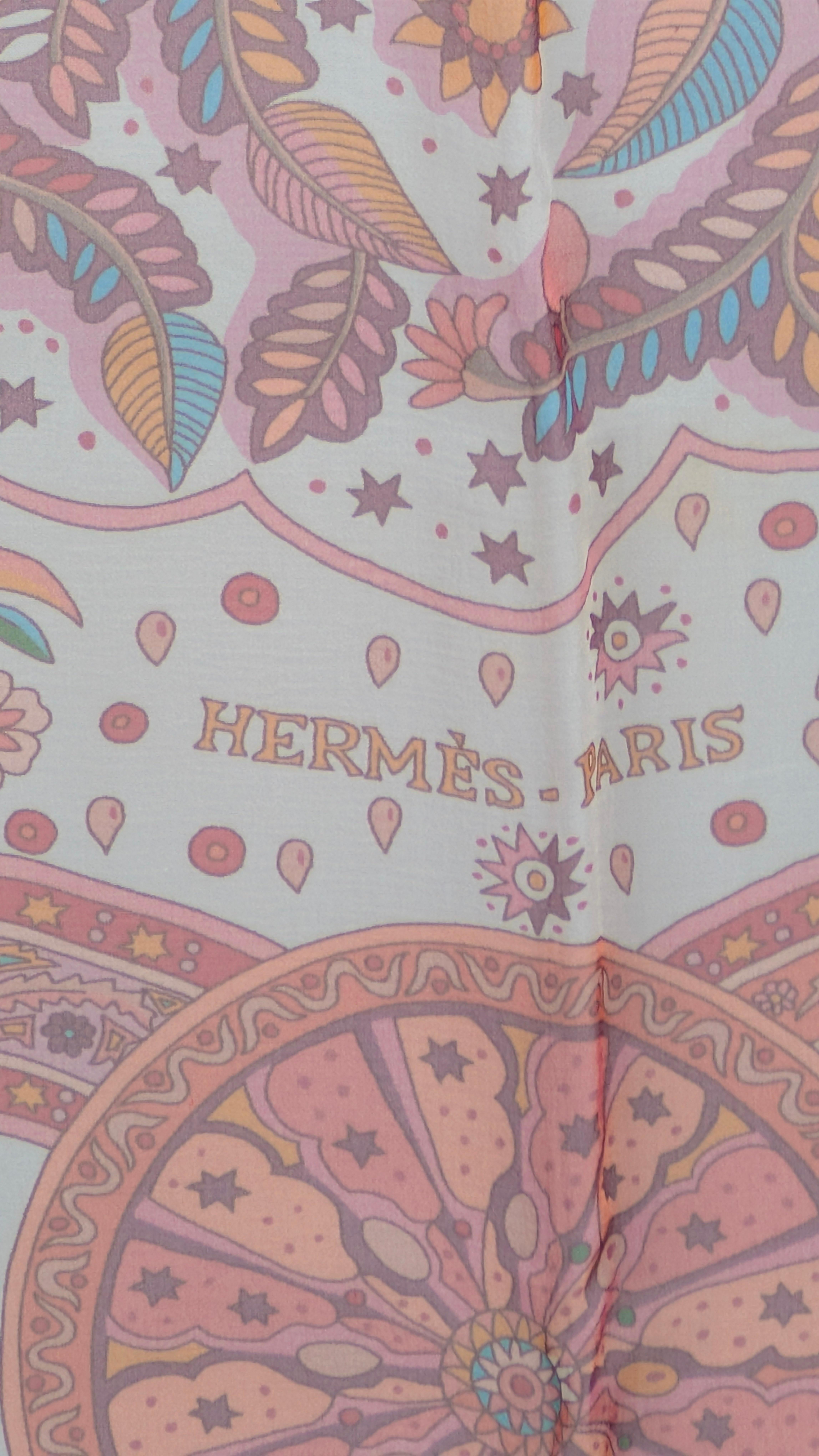 HERMÈS shawl AUX PORTES DU PALAIS Neuf - En vente à Rubiera, RE