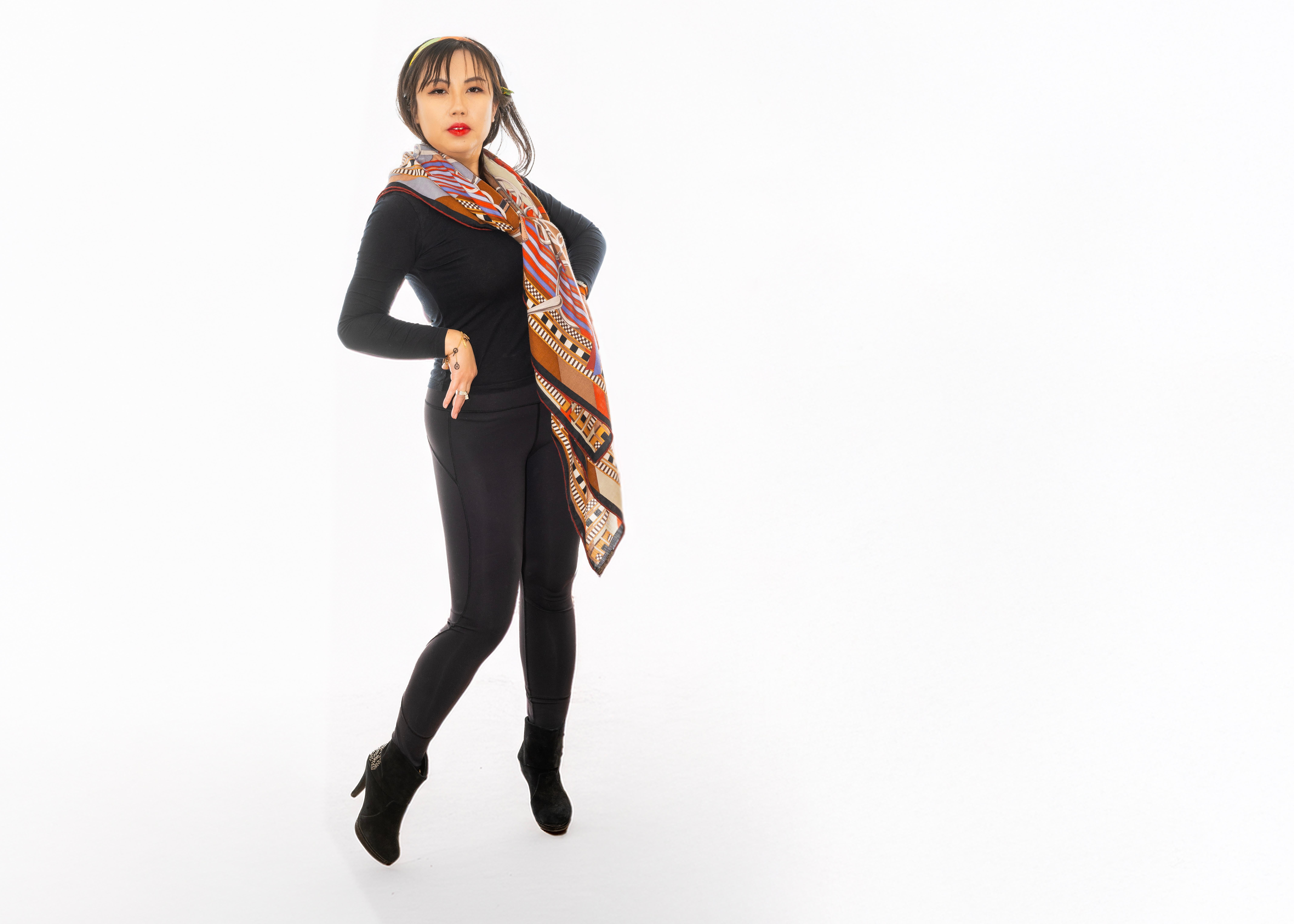 Scialle Hermes - Brides et Gris Gris - CS140 - Marrone Grigio Corallo  Etichetta per la cura &New In condizioni Nuovo in vendita a Ottawa, CA