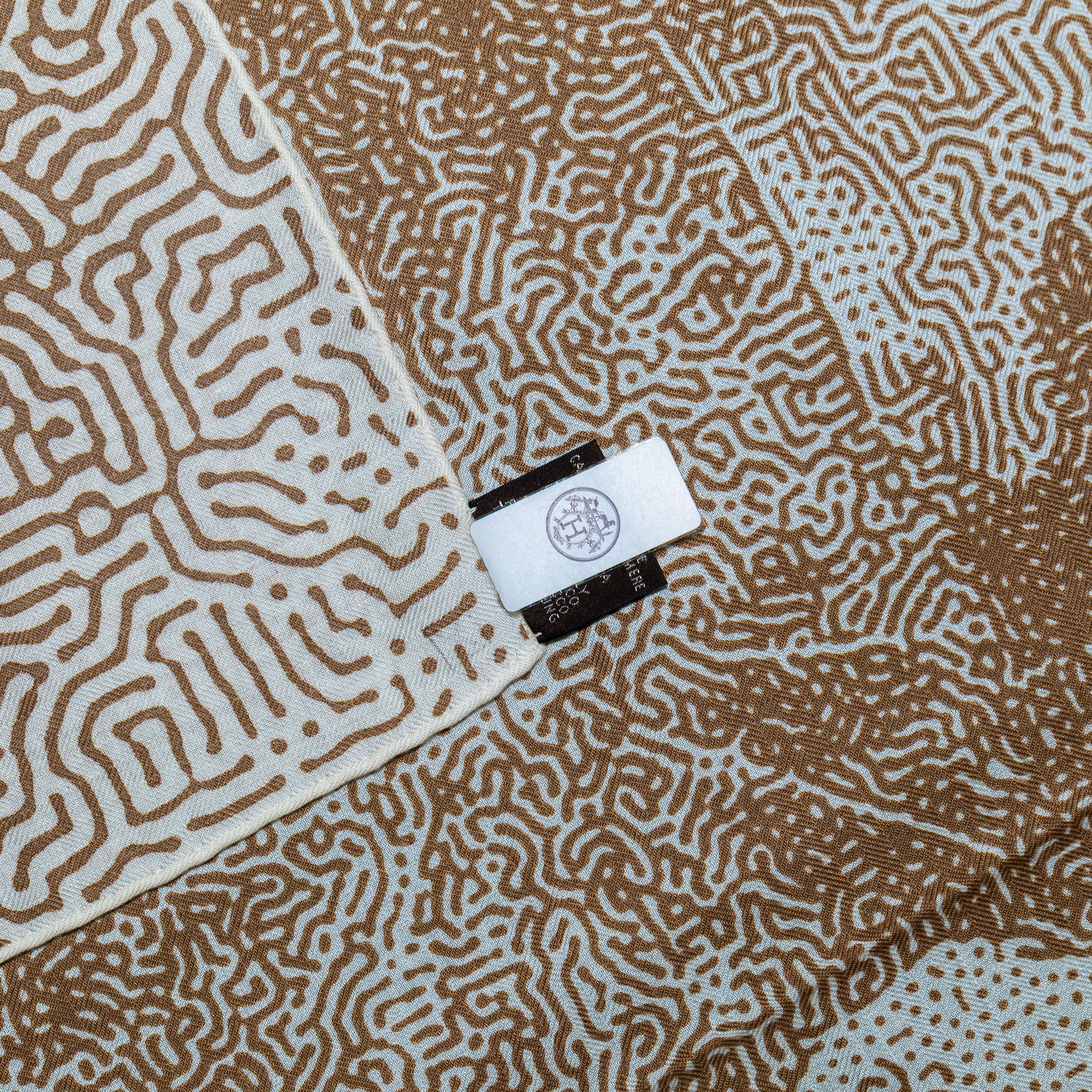 Hermes Shawl Clair de Lune – CS140 – Camel – Blanc - New Store Tag For Sale 7