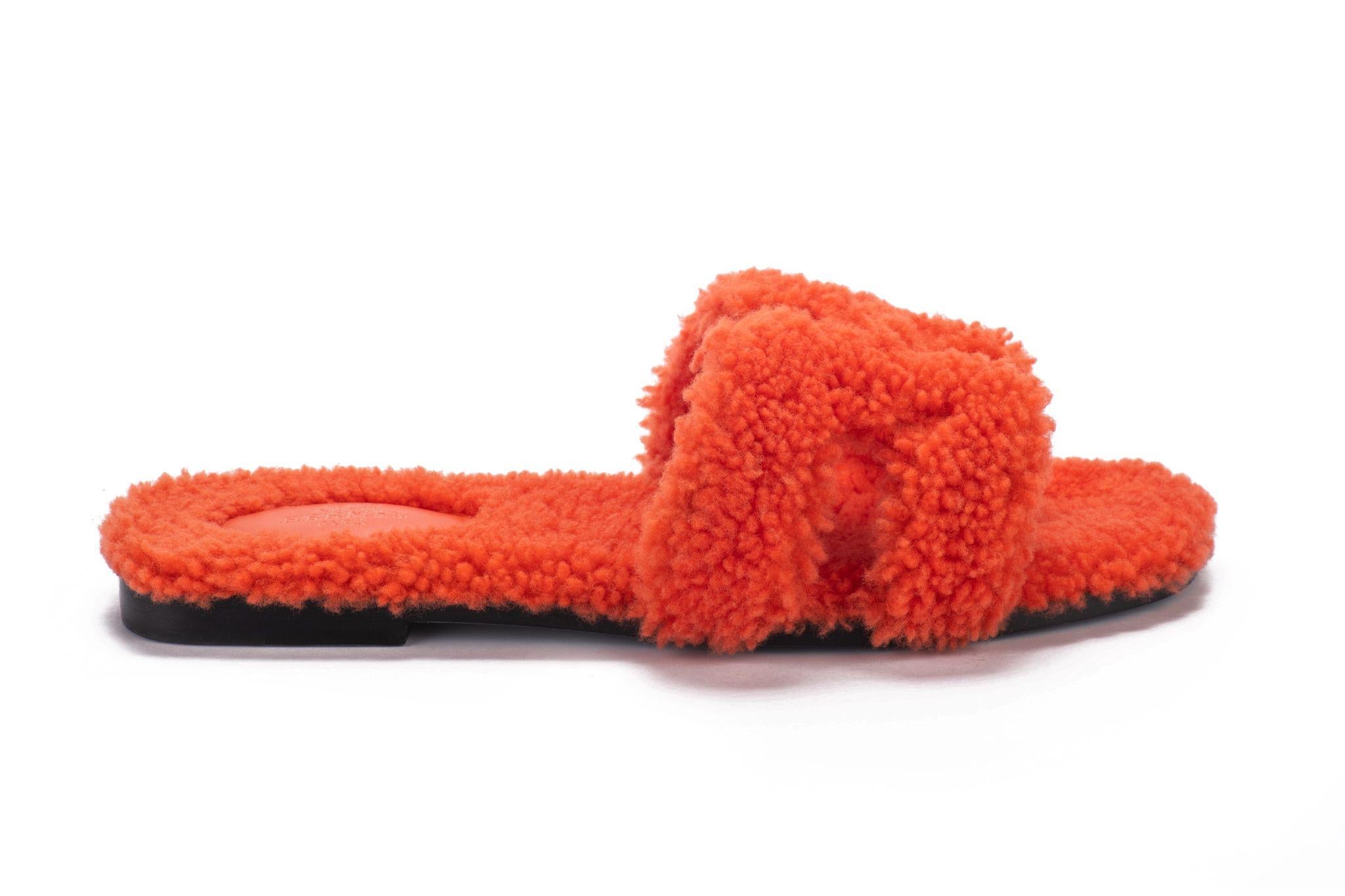 Hermès - Sac Oran Teddy orange en peau de mouton BNIB Pour femmes en vente