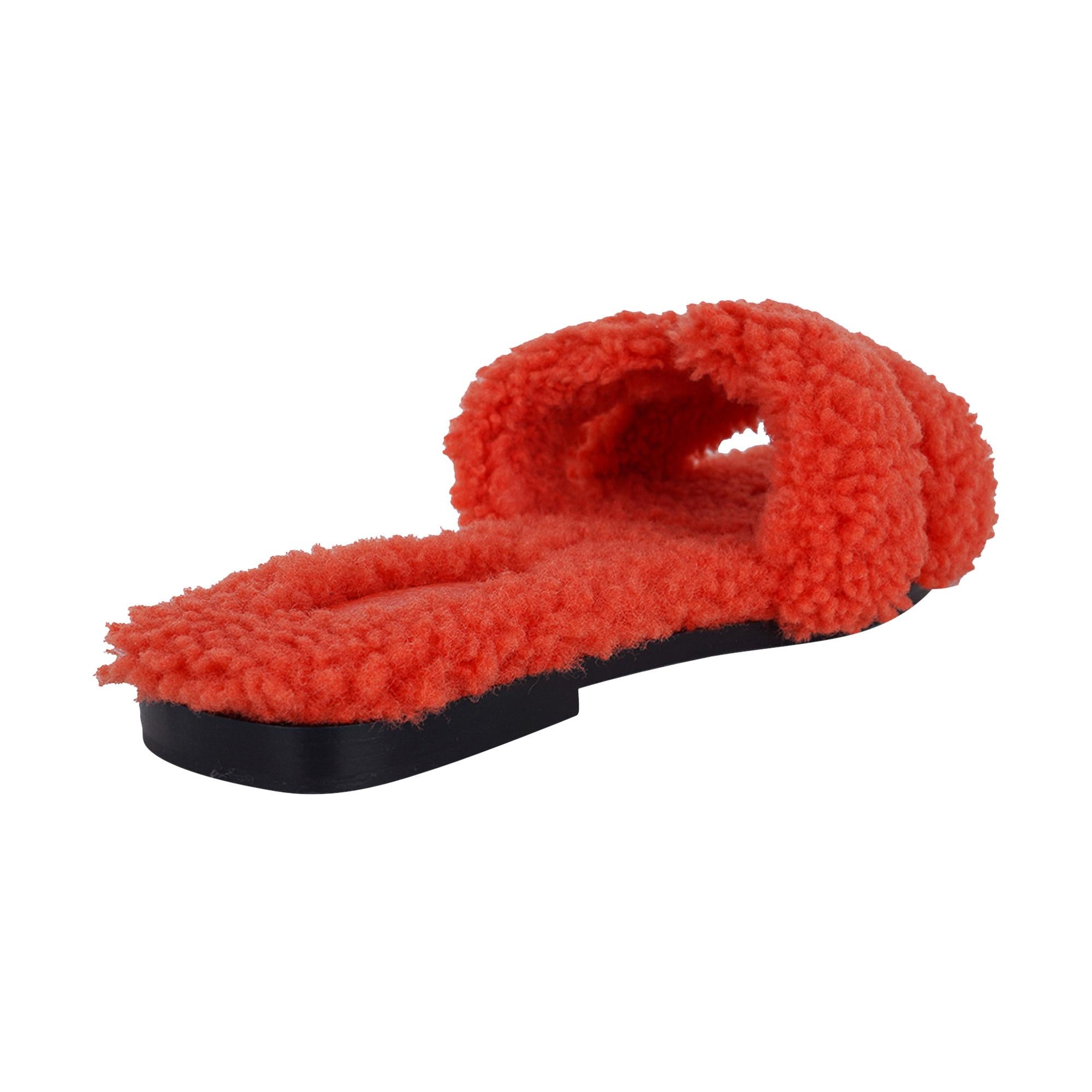 Red Hermes Shearling Oran Teddy Sandal Orange Limited Edition Flats 38.5 / 8.5 For Sale