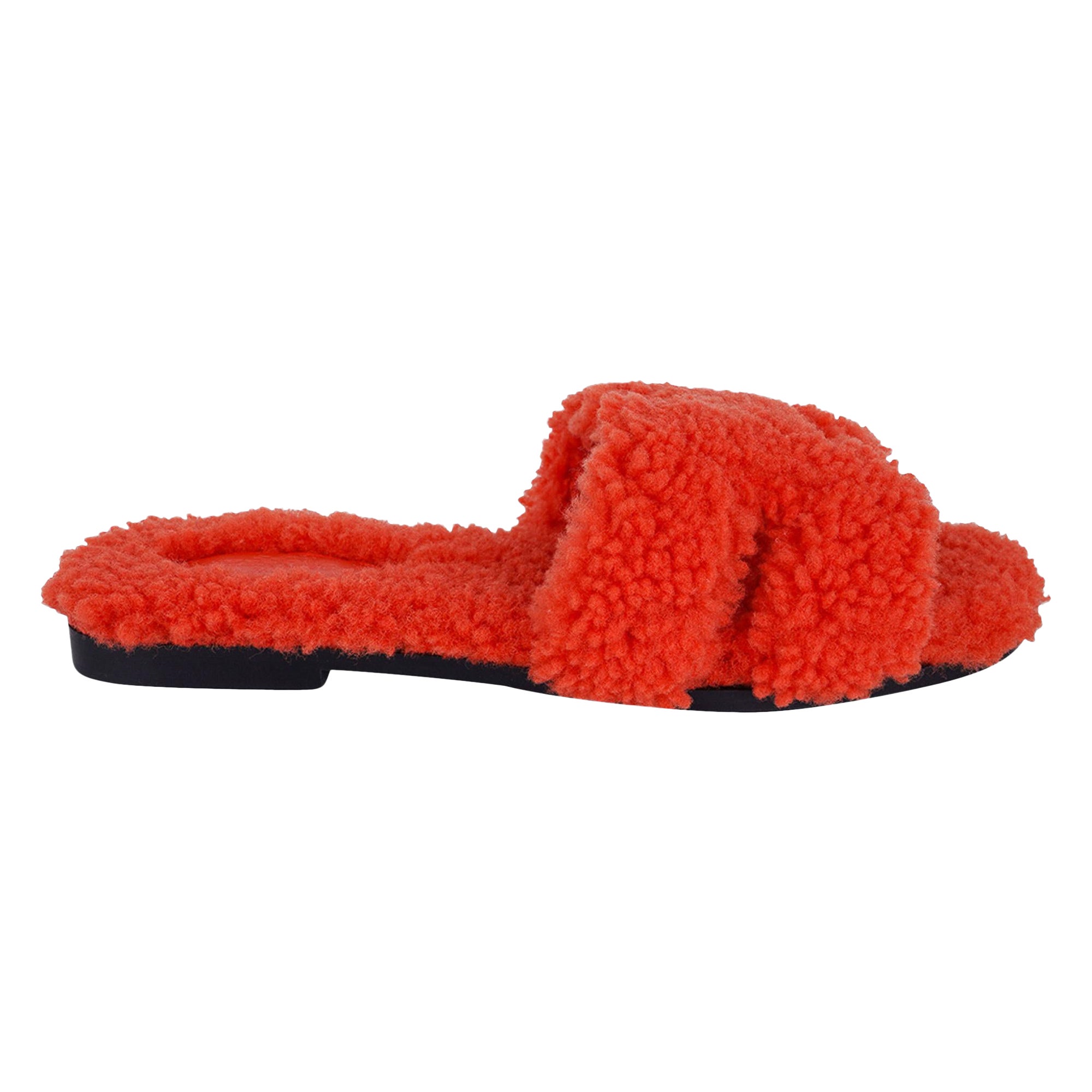 Hermès - Sandales en peau de mouton orange « Oran Teddy », édition limitée, taille 38,5 en vente