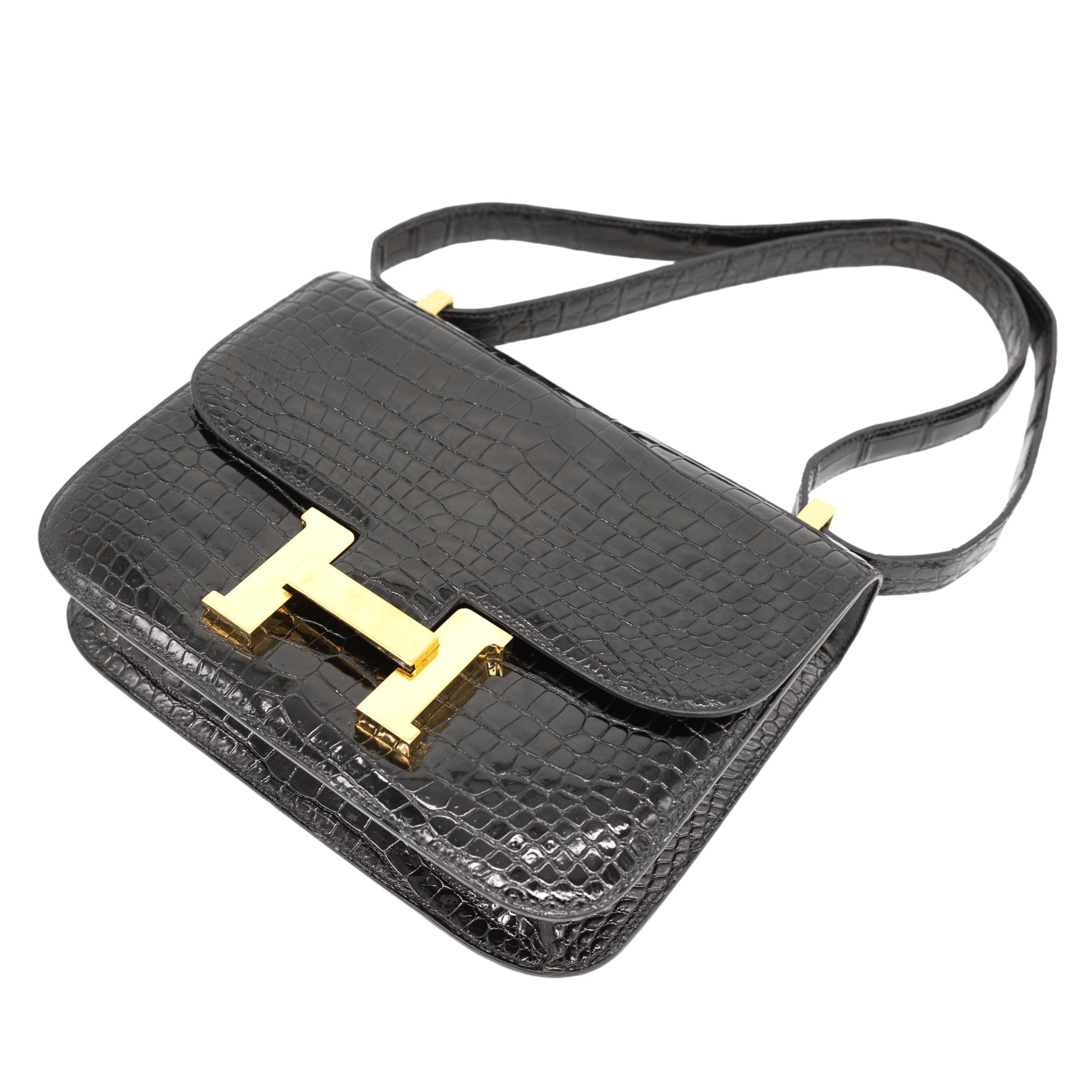 Hermès Shiny Black Porosus Crocodile 23cm Constance Bag with Gold Hardware, 2001 For Sale 4