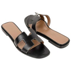 Hermes Shoes Flat Oran Sandal Black Calfskin White Top Stitch 39 / 9 New w/ Box