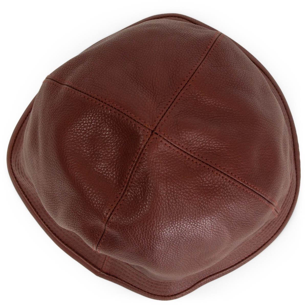 Brown HERMES Sienne chestnut brown grained leather Bucket Hat 57 For Sale