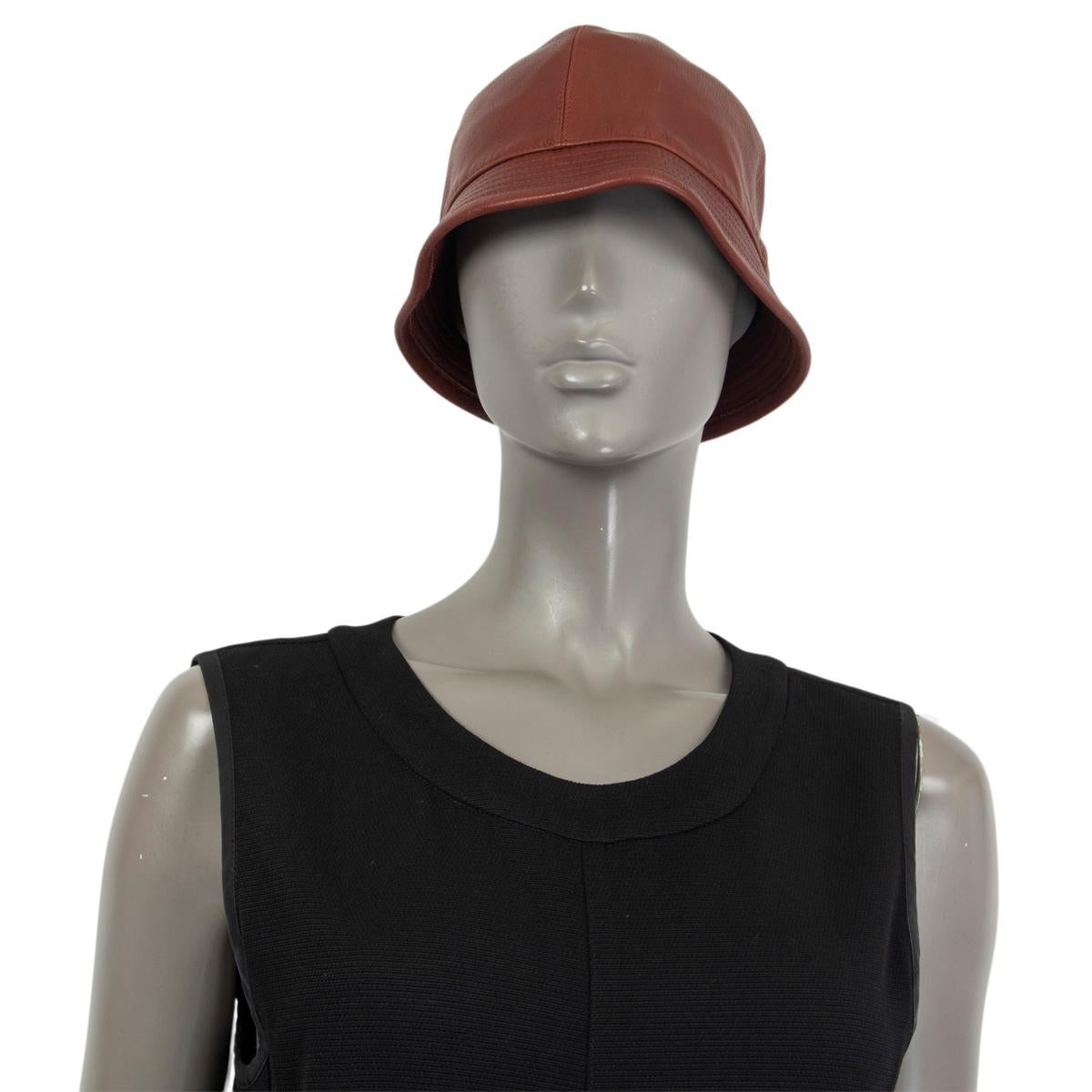 HERMES Sienne chestnut brown grained leather Bucket Hat 57 For Sale 1