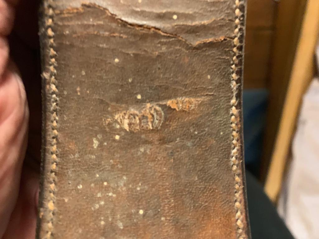 Hermès signiertes Hundehalsband aus Leder und Bronze, Paris, 1930er Jahre im Angebot 10