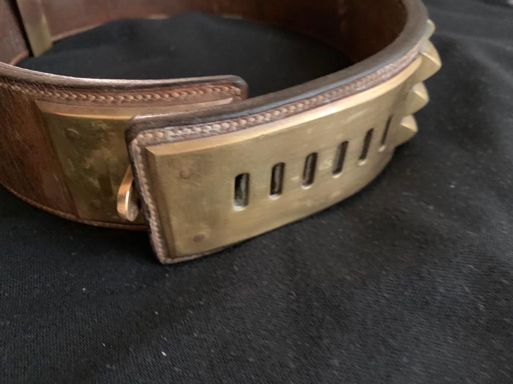 Hermès Signed Stitched Leather and Bronze Dog Collar Necklace, Paris, 1930s In Good Condition For Sale In Aix En Provence, FR