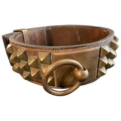 Hermès signiertes Hundehalsband aus Leder und Bronze, Paris, 1930er Jahre