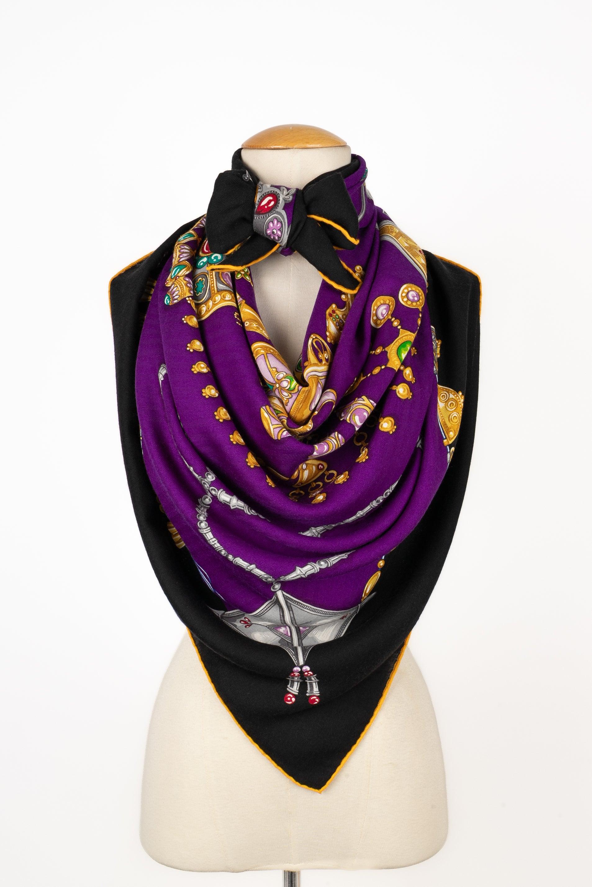 Viola Stola in seta e cashmere di Hermès 