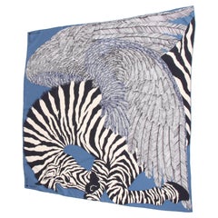 Hermès Seiden-Karre-Schal ''Zebra Pegasus'' - schwarz/blau/weiß