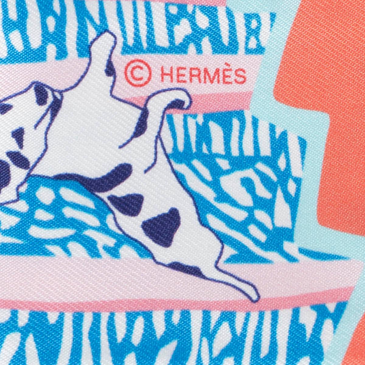 HERMES silk EN LIBERTE Twilly Scarf Rose Vert Bleu In New Condition For Sale In Zürich, CH