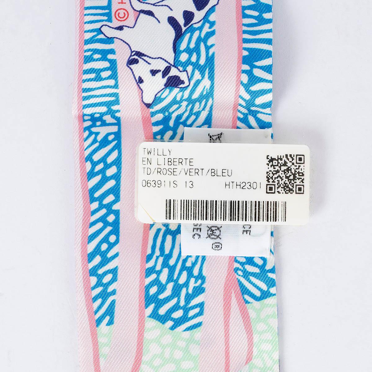 Women's or Men's HERMES silk EN LIBERTE Twilly Scarf Rose Vert Bleu For Sale