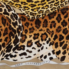HERMÈS - Écharpe LAZY LEOPARDESSES 90 - Camel anthracite - Fauteuil