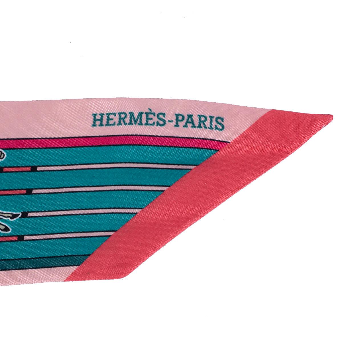 HERMES silk PANI LA SHAR PAWNEE Twilly Scarf Scarf Rose Canard Blanc In Excellent Condition For Sale In Zürich, CH